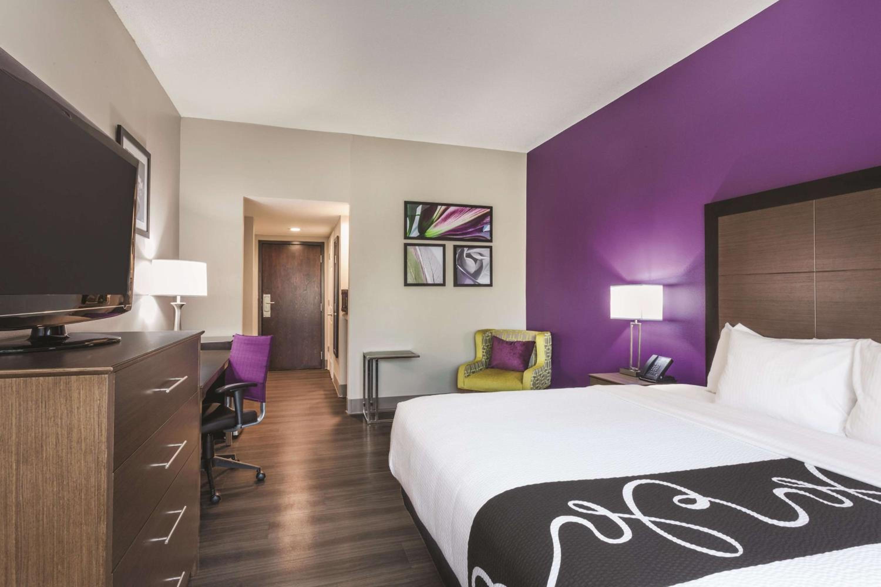 King Room - Accessible  - Photo 1