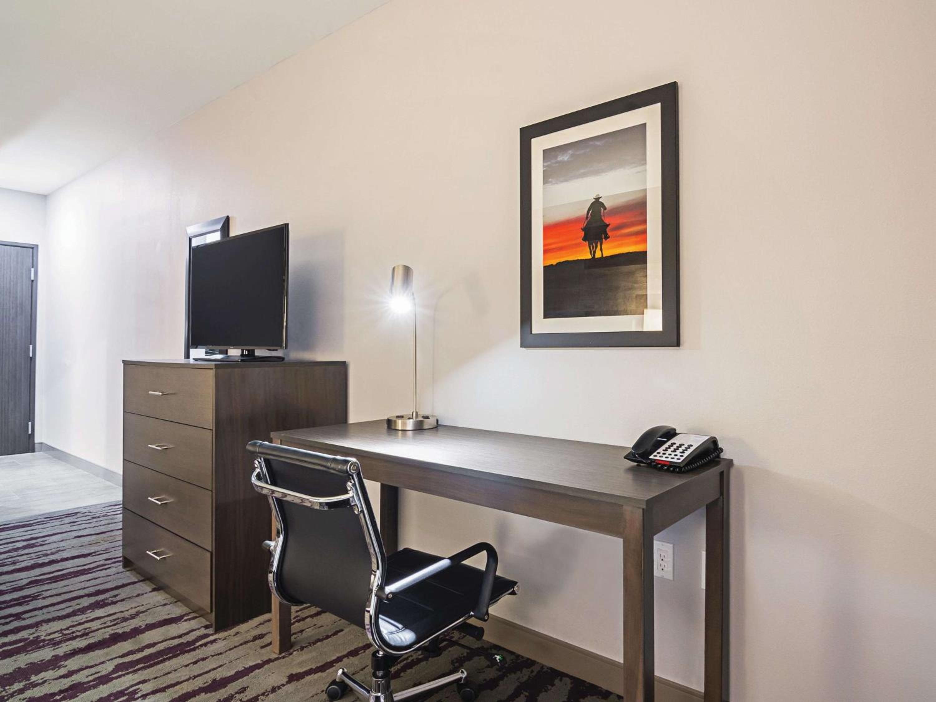Queen Room with Two Queen Beds and Roll-In Shower - Mobility/Hearing Accessible - Non-Smoking photo 1