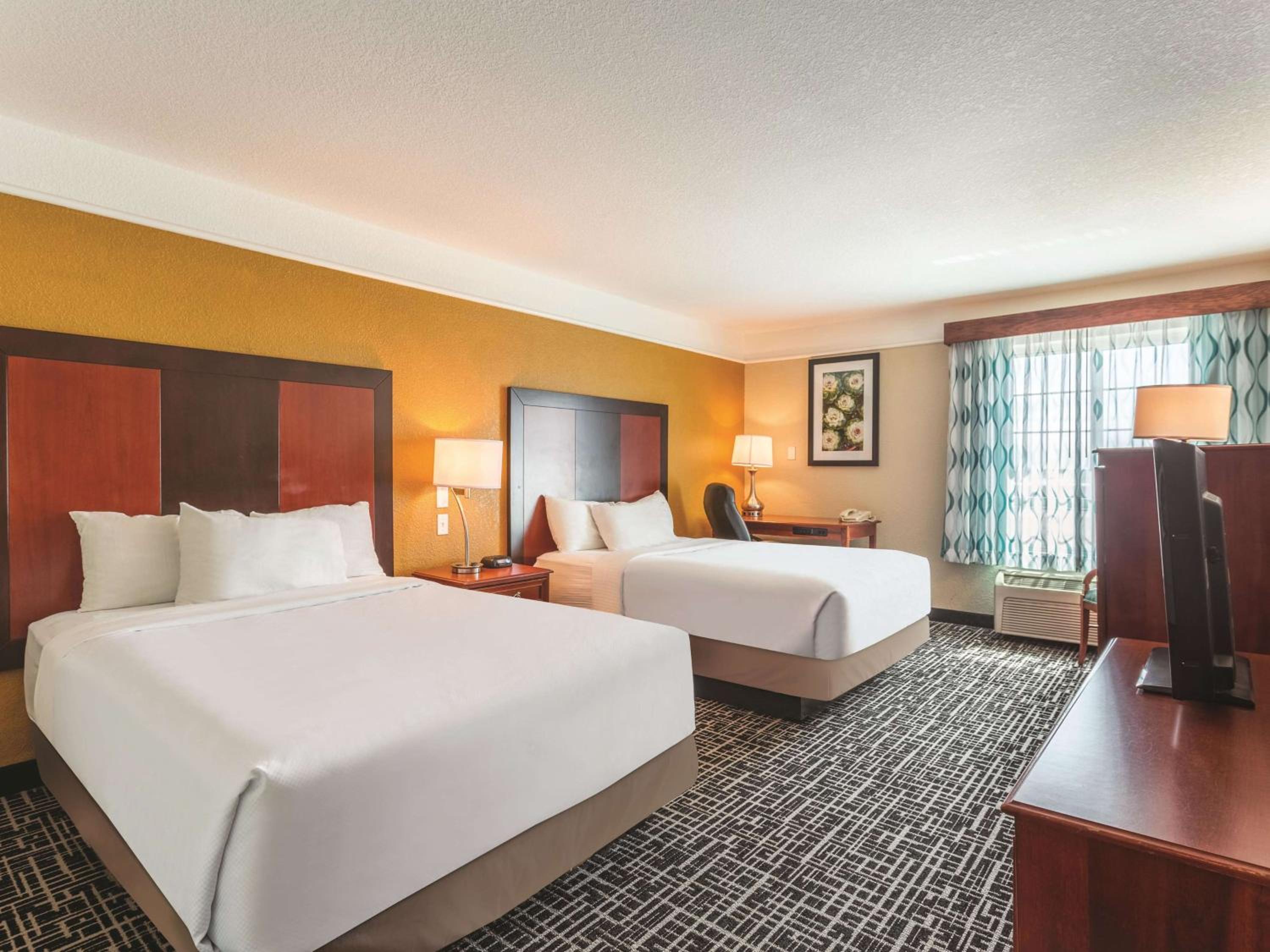 Deluxe Double Room With Two Double Beds photo 1