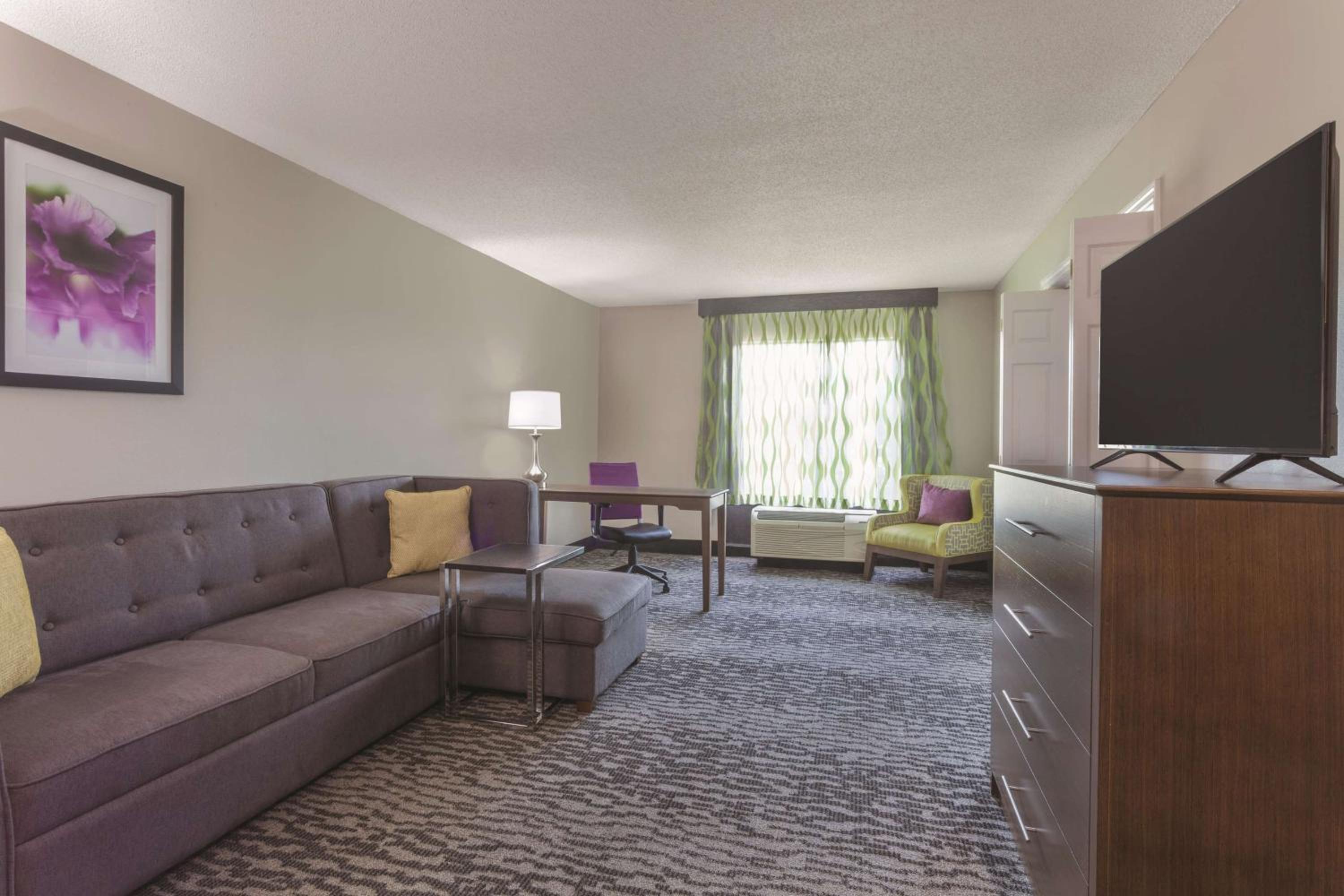 One-Bedroom King Suite - Non-Smoking - Photo 1