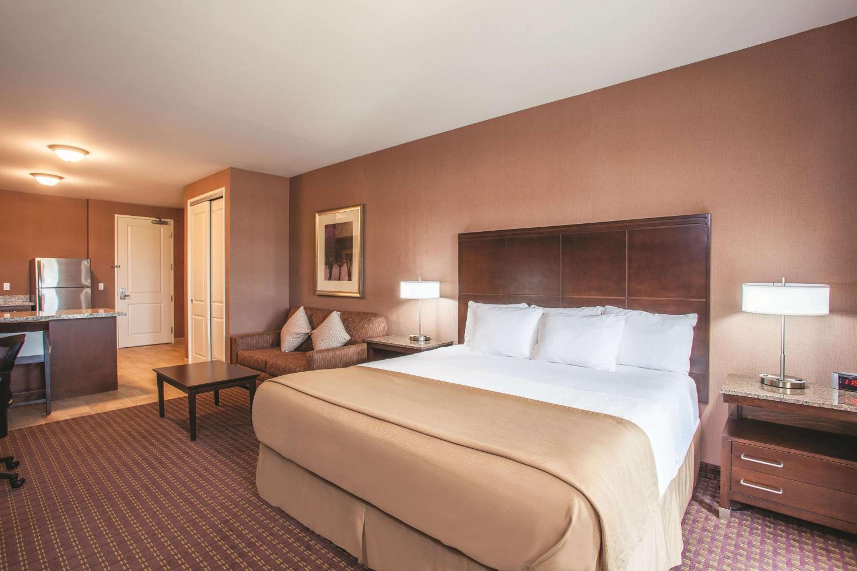 King Suite with Balcony - Non-Smoking - Photo 1