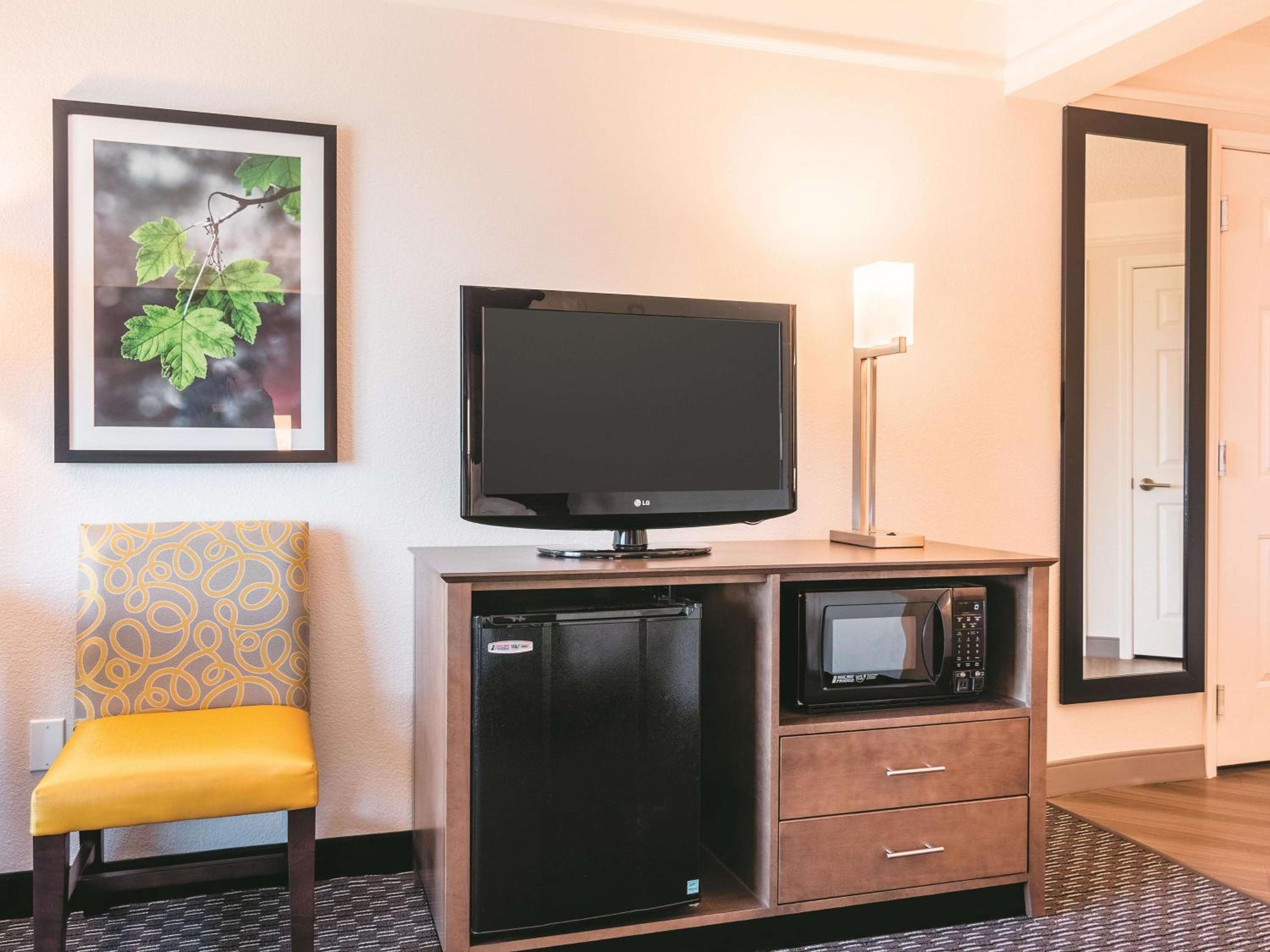 Double Room with Two Double Beds - Disability Access photo 2