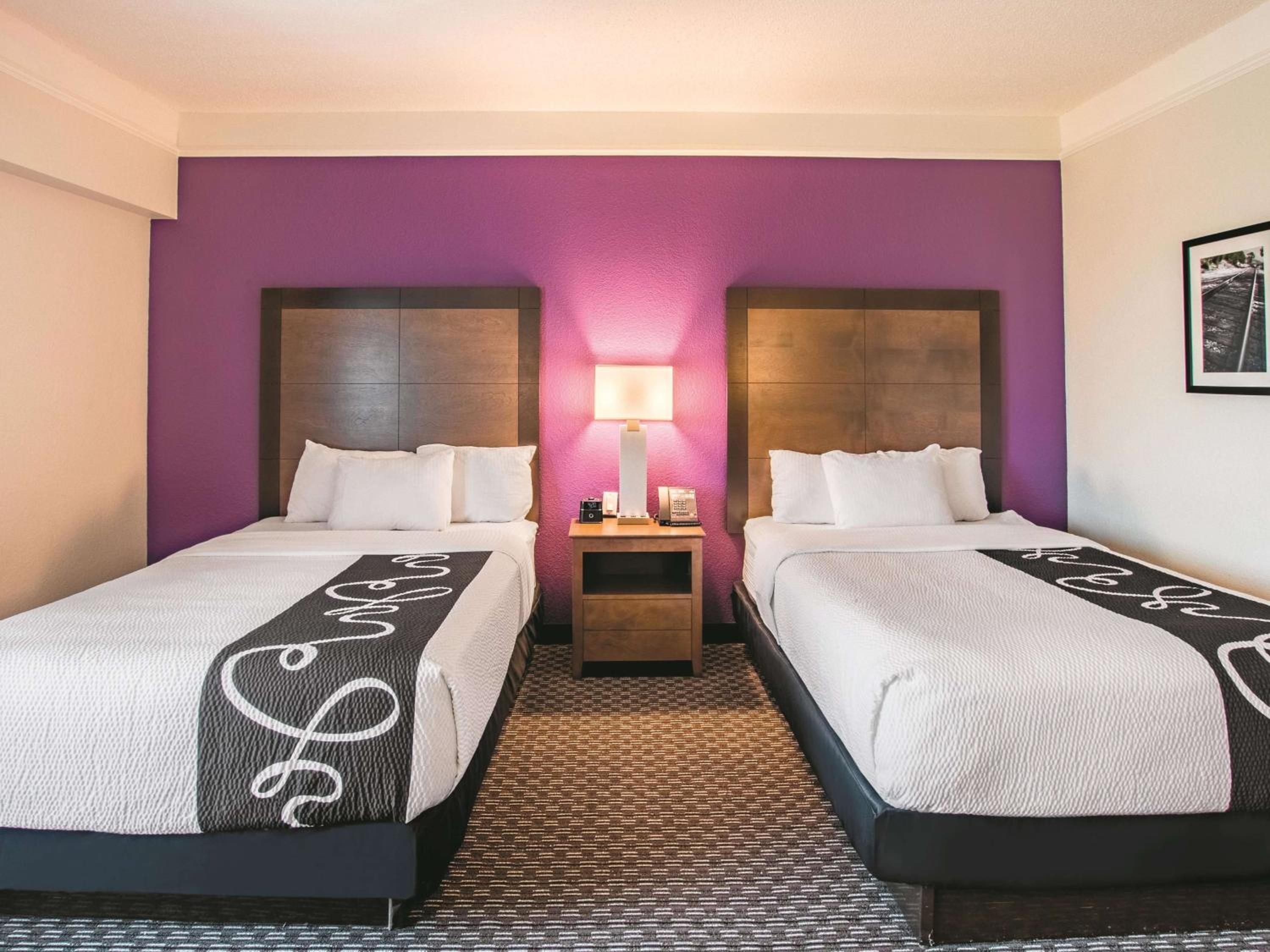 Double Room with Two Double Beds - Non-Smoking - Photo 5