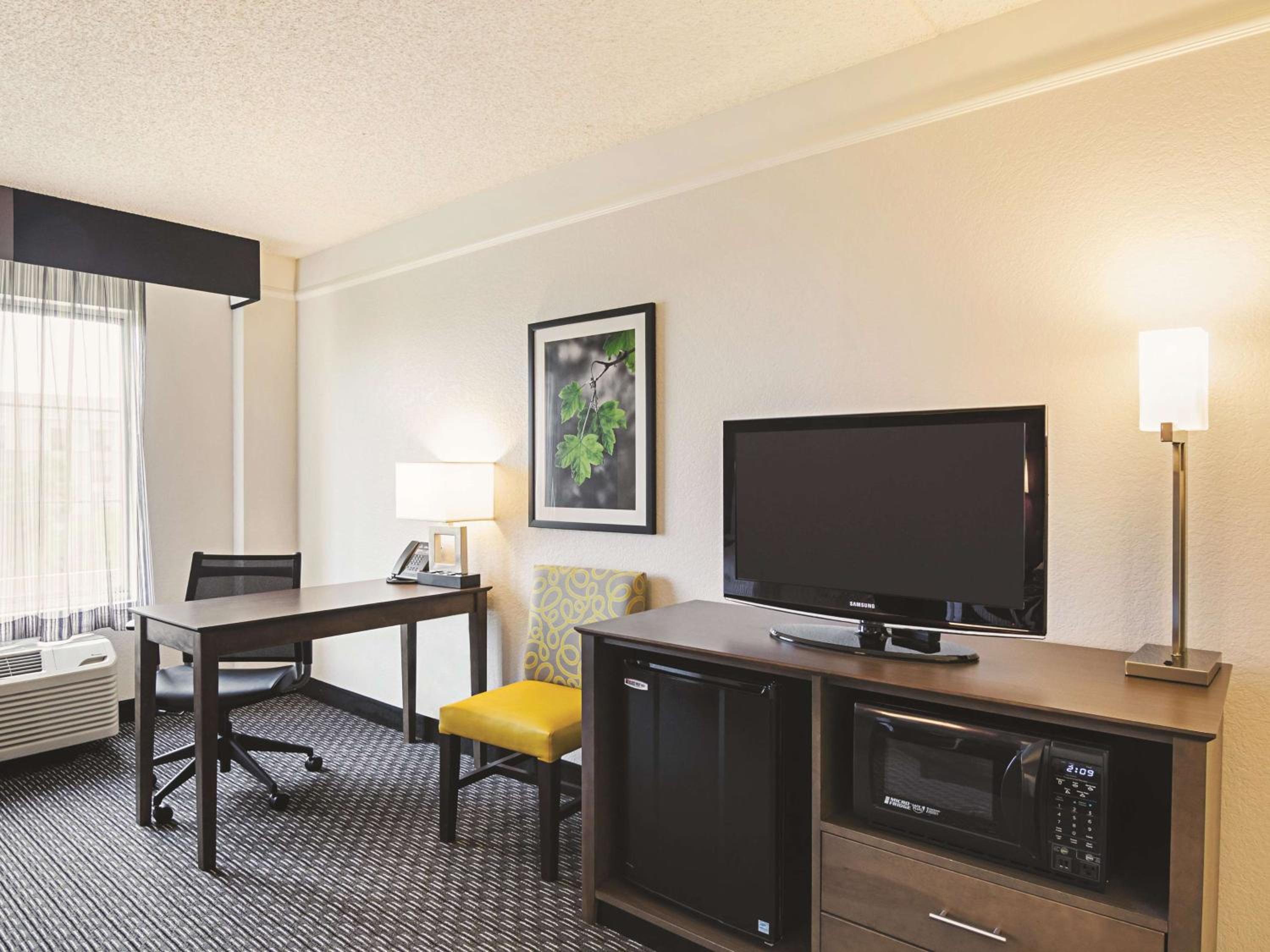 Double Room with Two Double Beds - Photo 3