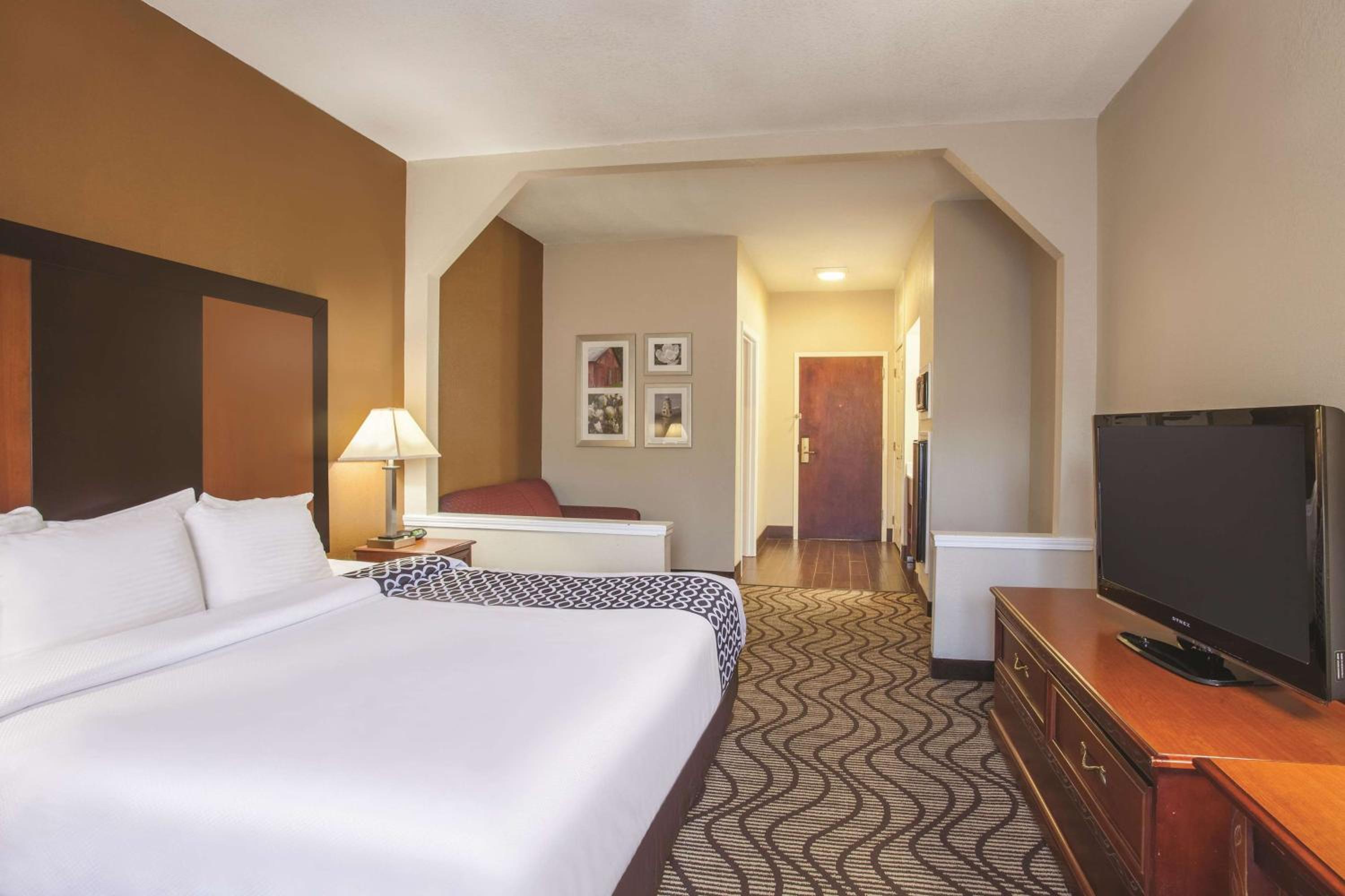 King Room - Non-Smoking - Photo 1