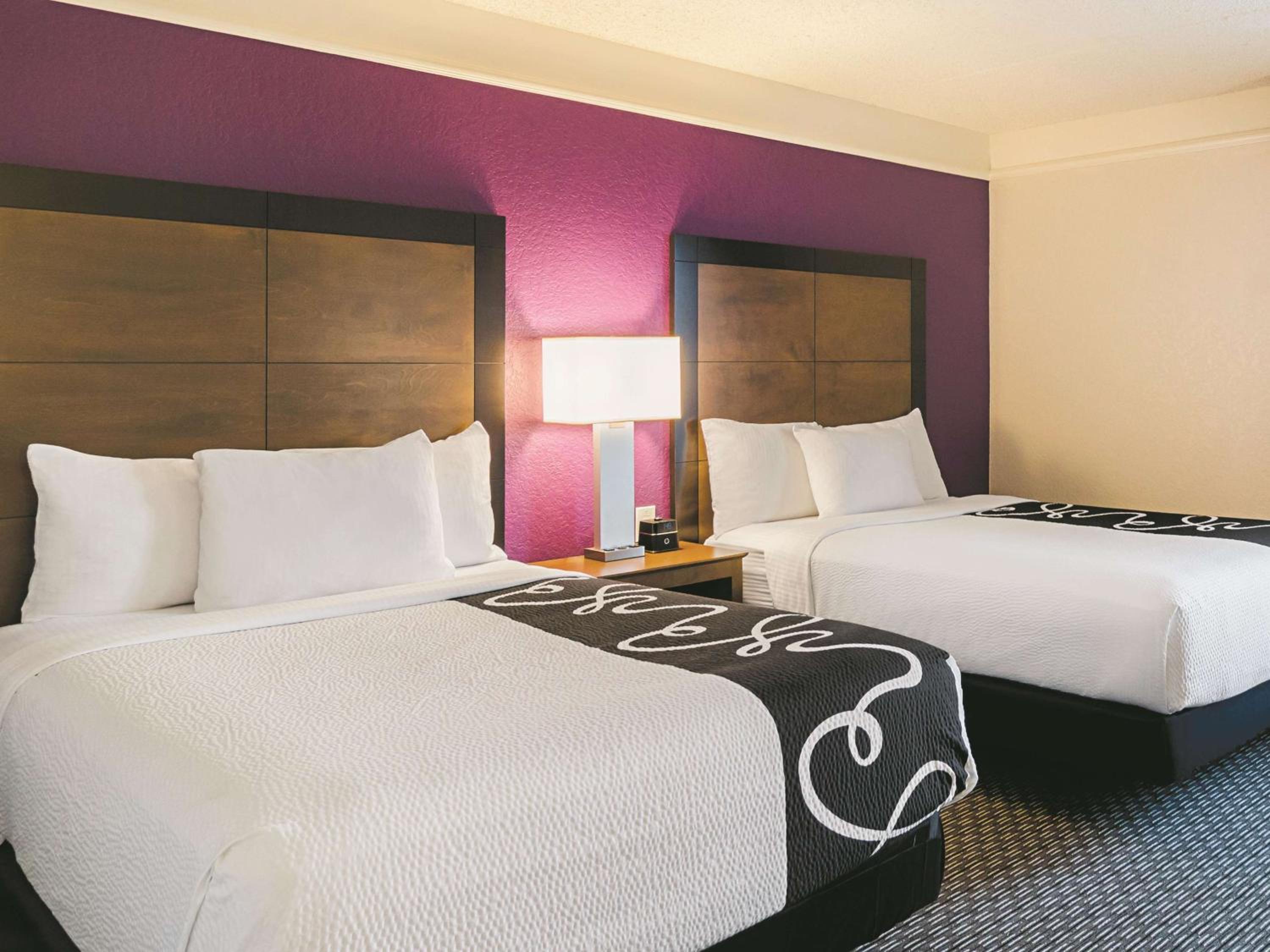 Double Room with Two Double Beds - Disability Access - Photo 3