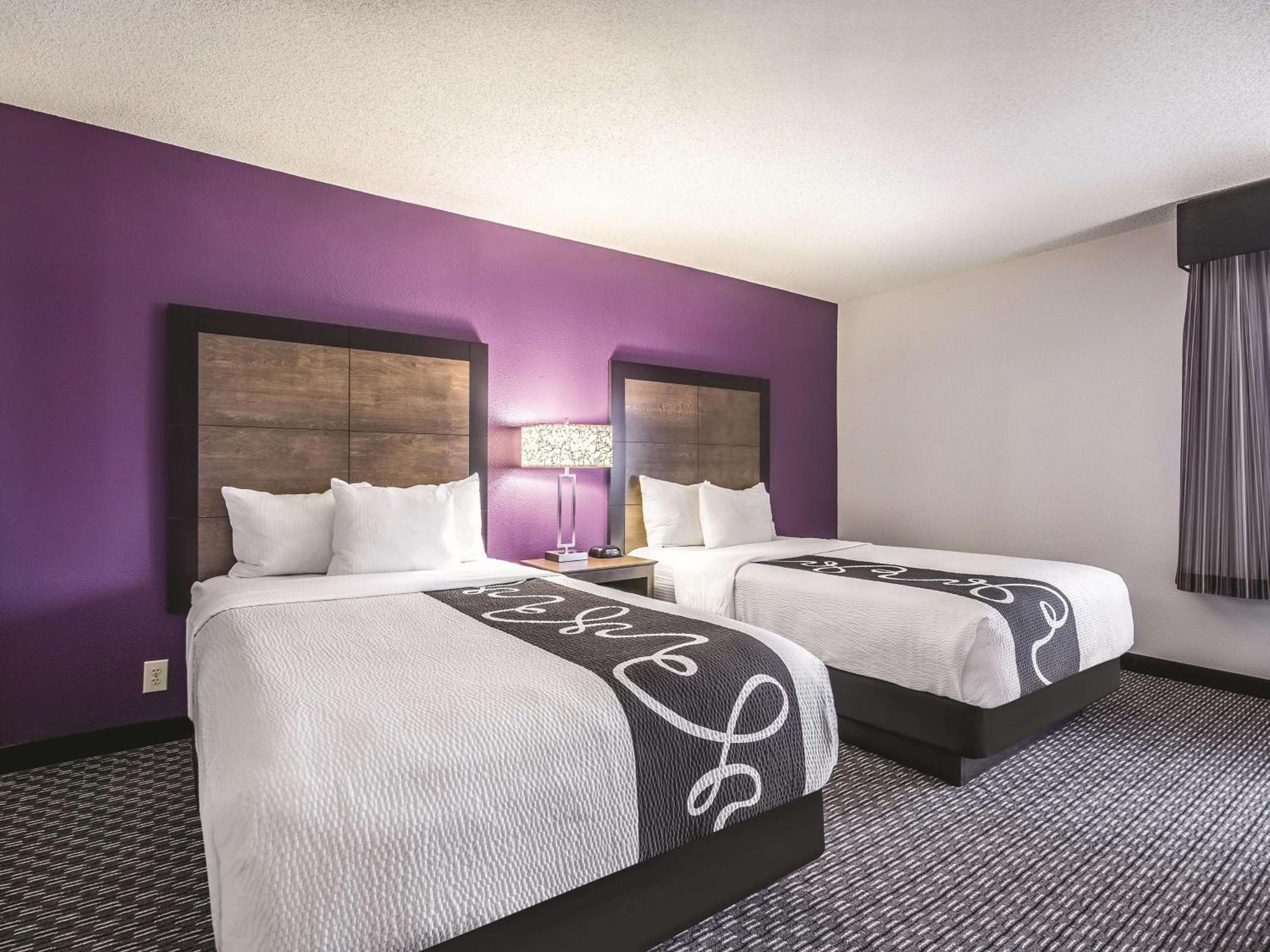 Deluxe Double Room with Two Double Beds - Photo 1