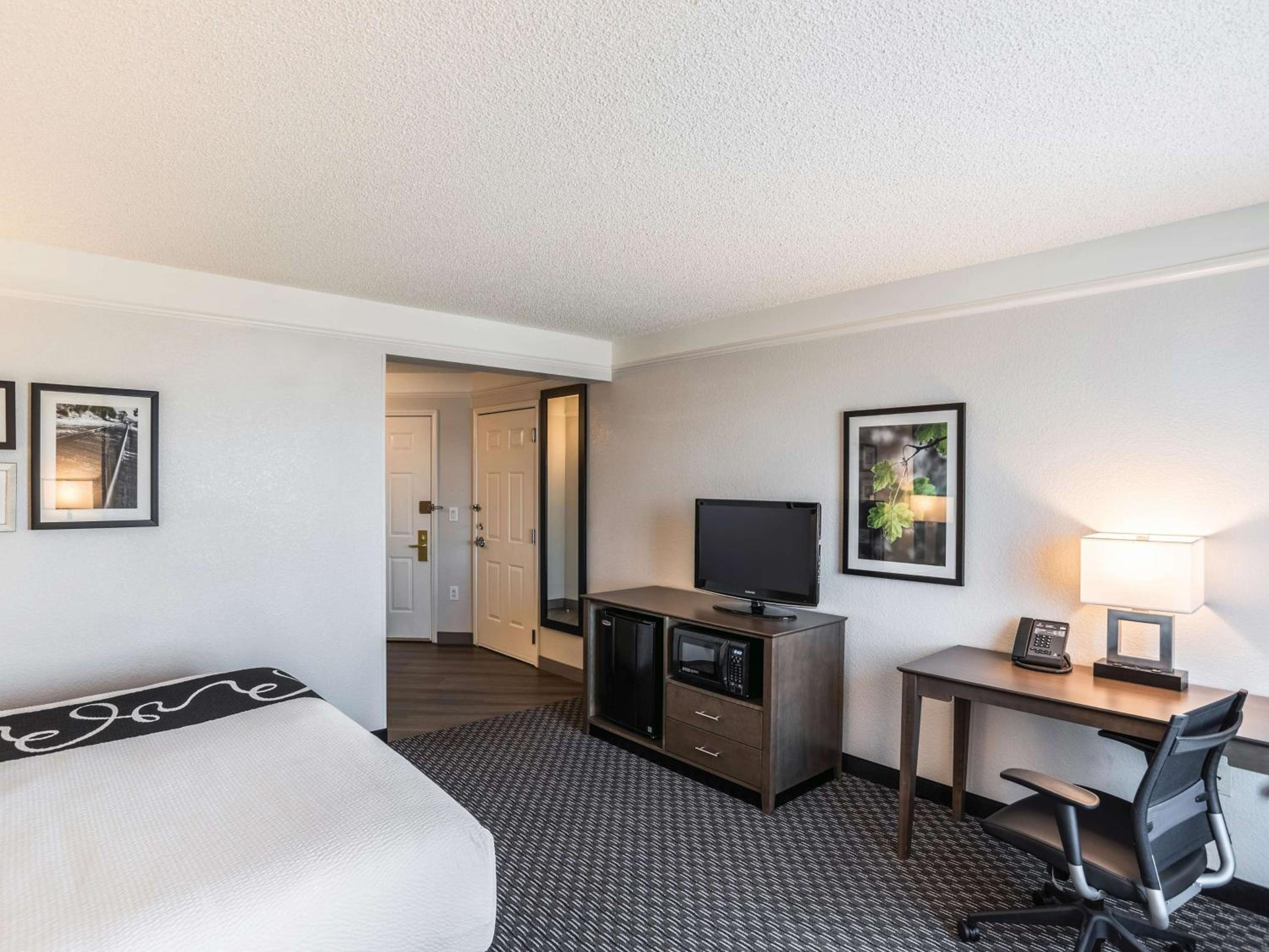 King Room - Disability Access - Photo 3