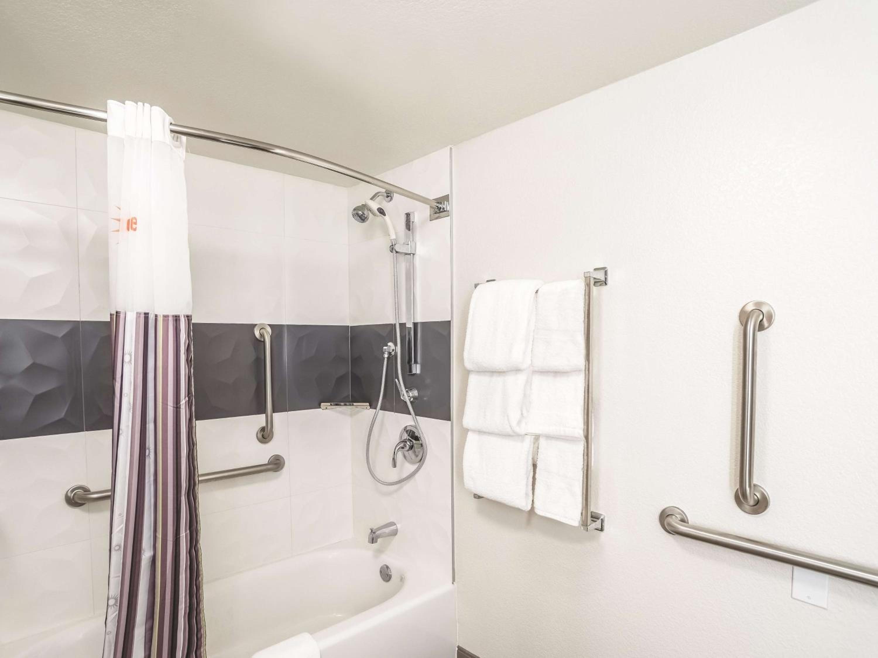 King Room - Disability Access - Photo 4