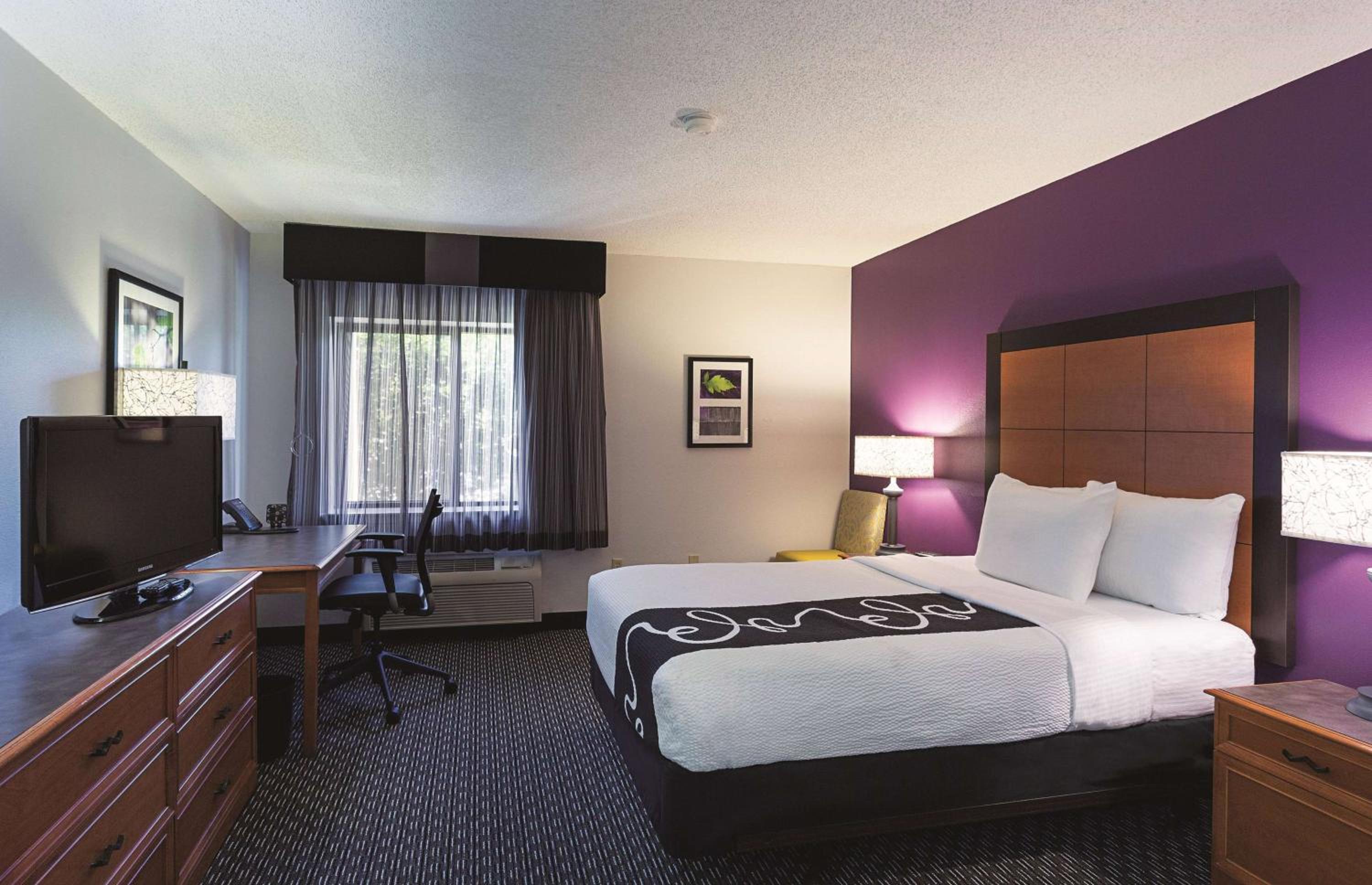 Double Room - Disability Access - Photo 1