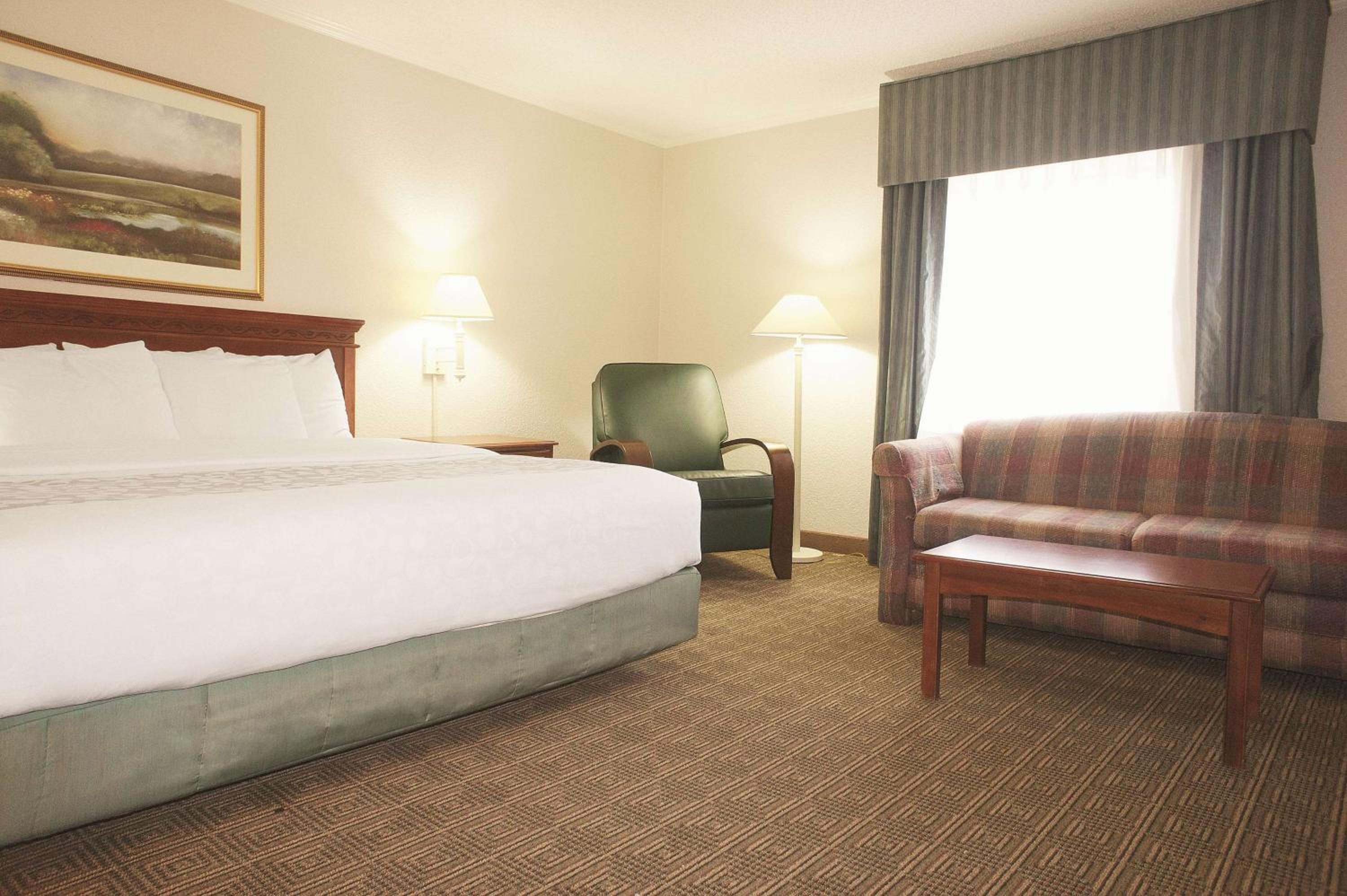 Deluxe King Room  photo 1