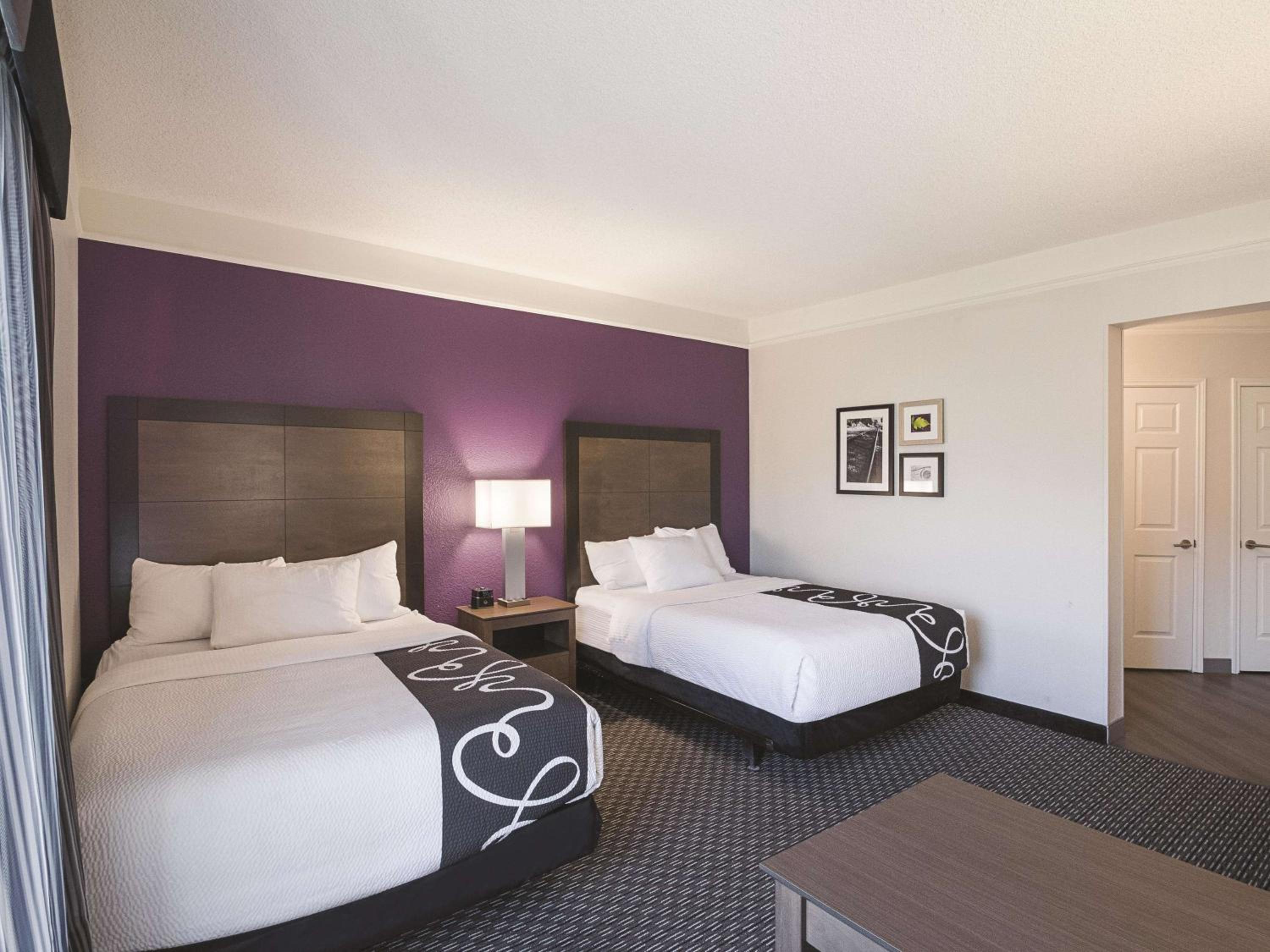 Deluxe Double Room with Two Double Beds - Photo 5
