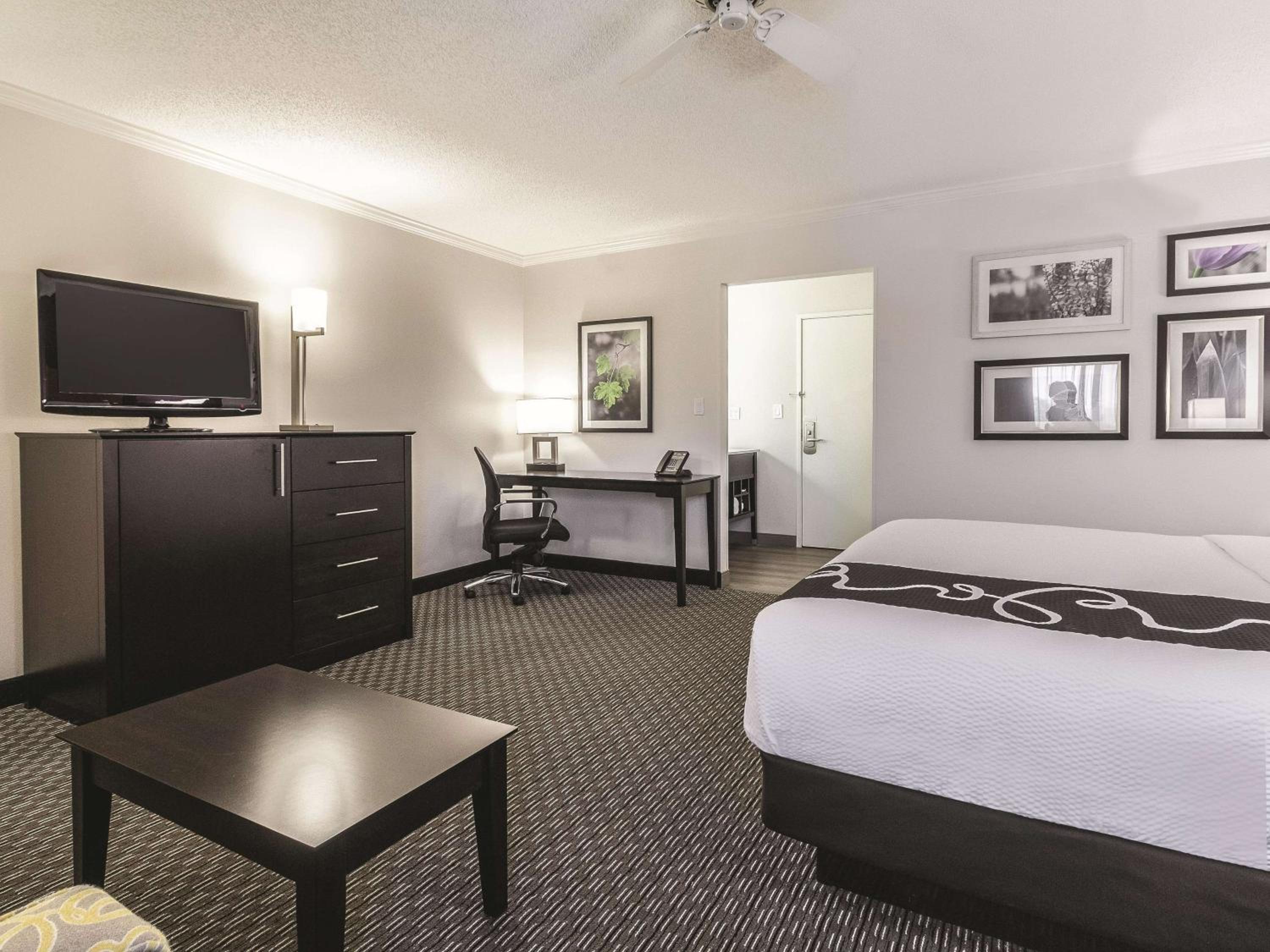 Executive King Room - Photo 5