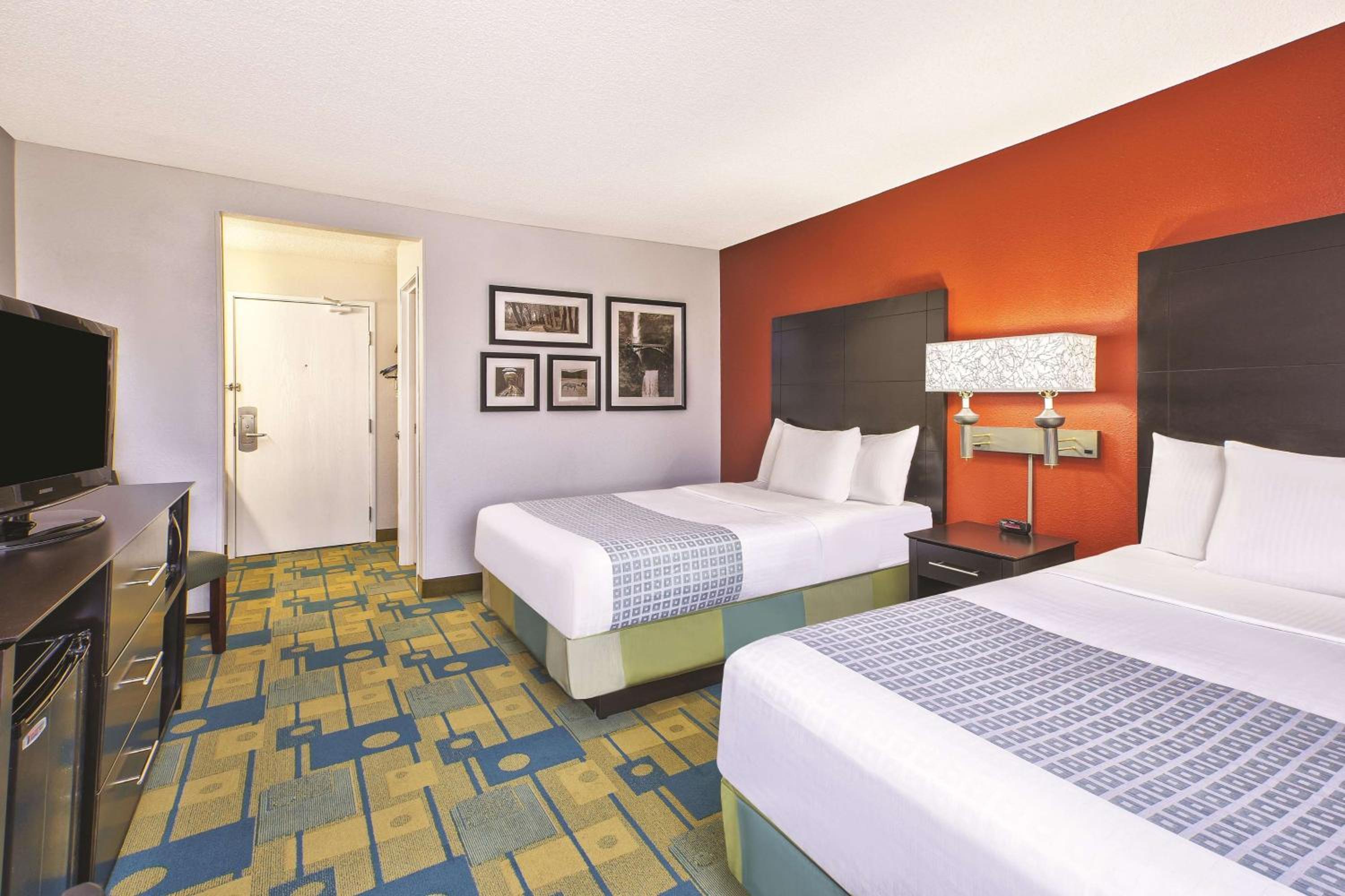 Double Room with Two Double Beds - Photo 1
