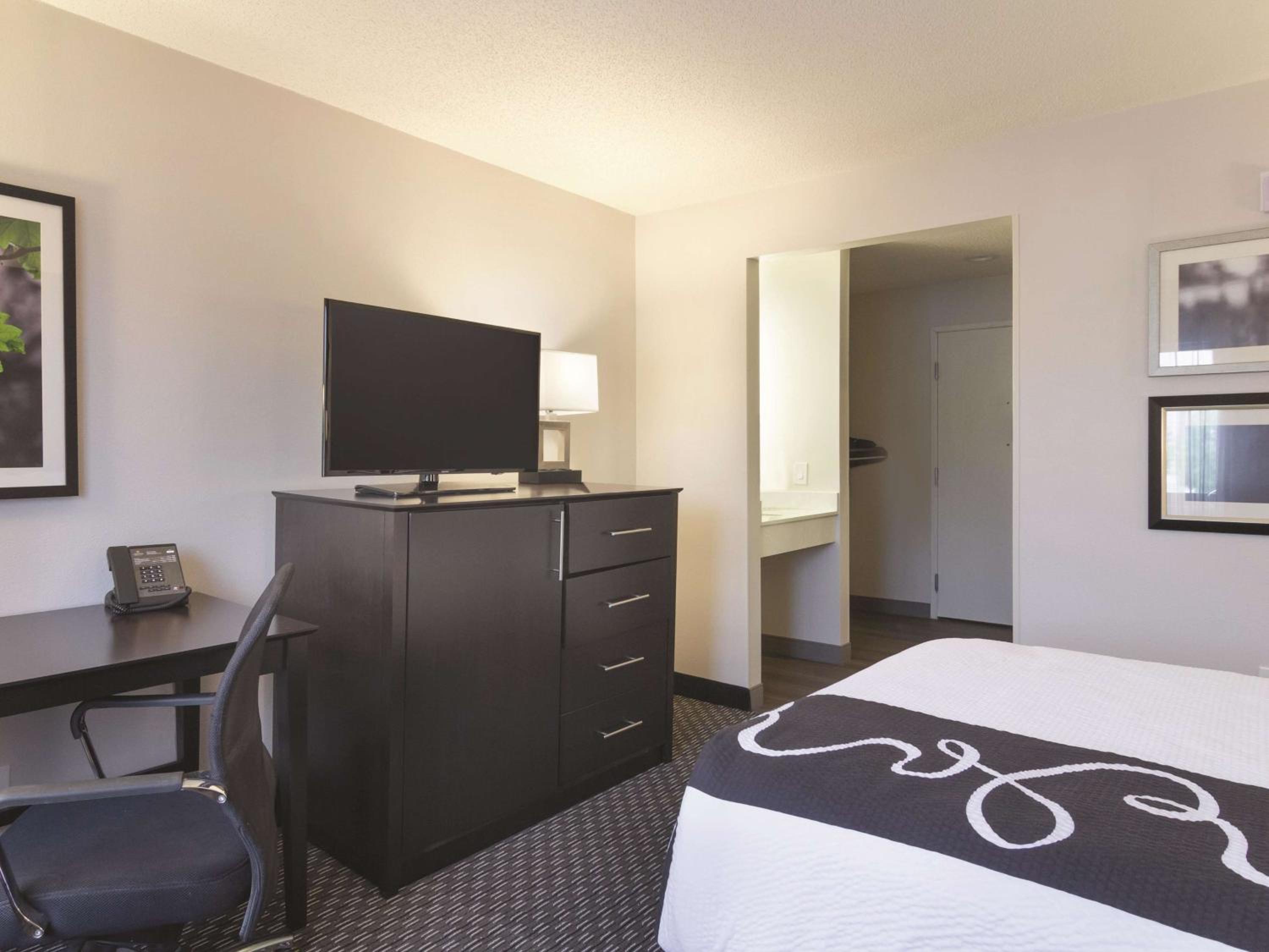 Double Room - Disability Access - Photo 3