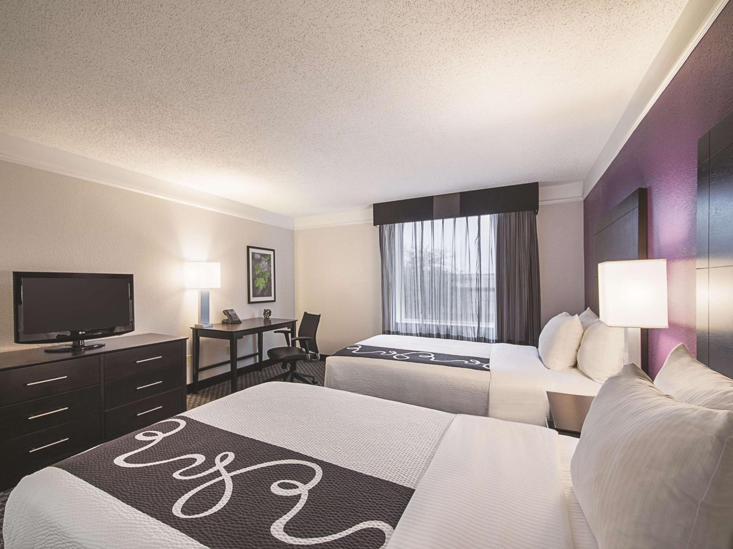 Double Room with Two Double Beds - Non-Smoking - Photo 6