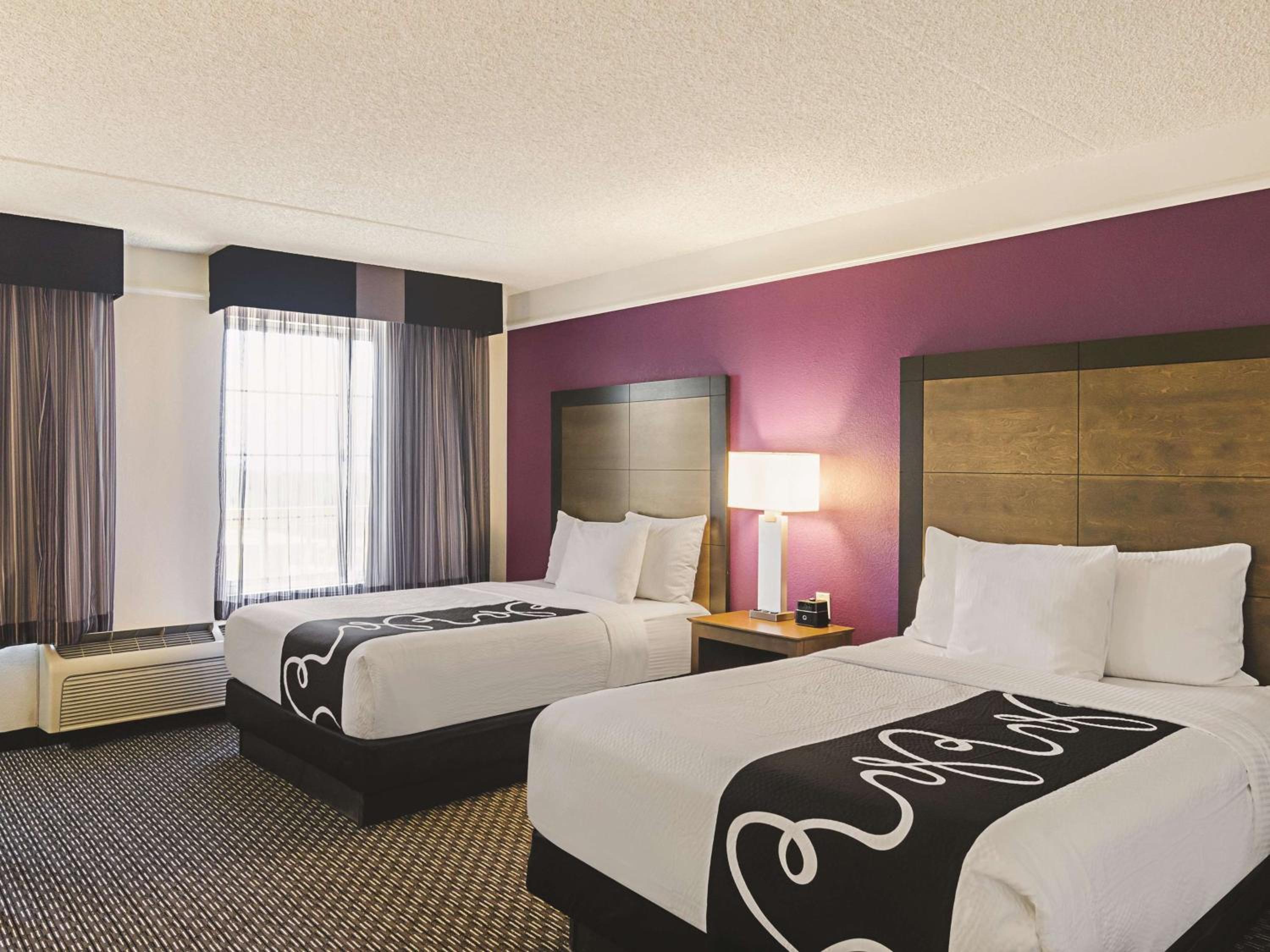 Deluxe Double Room with Two Double Beds - Photo 4