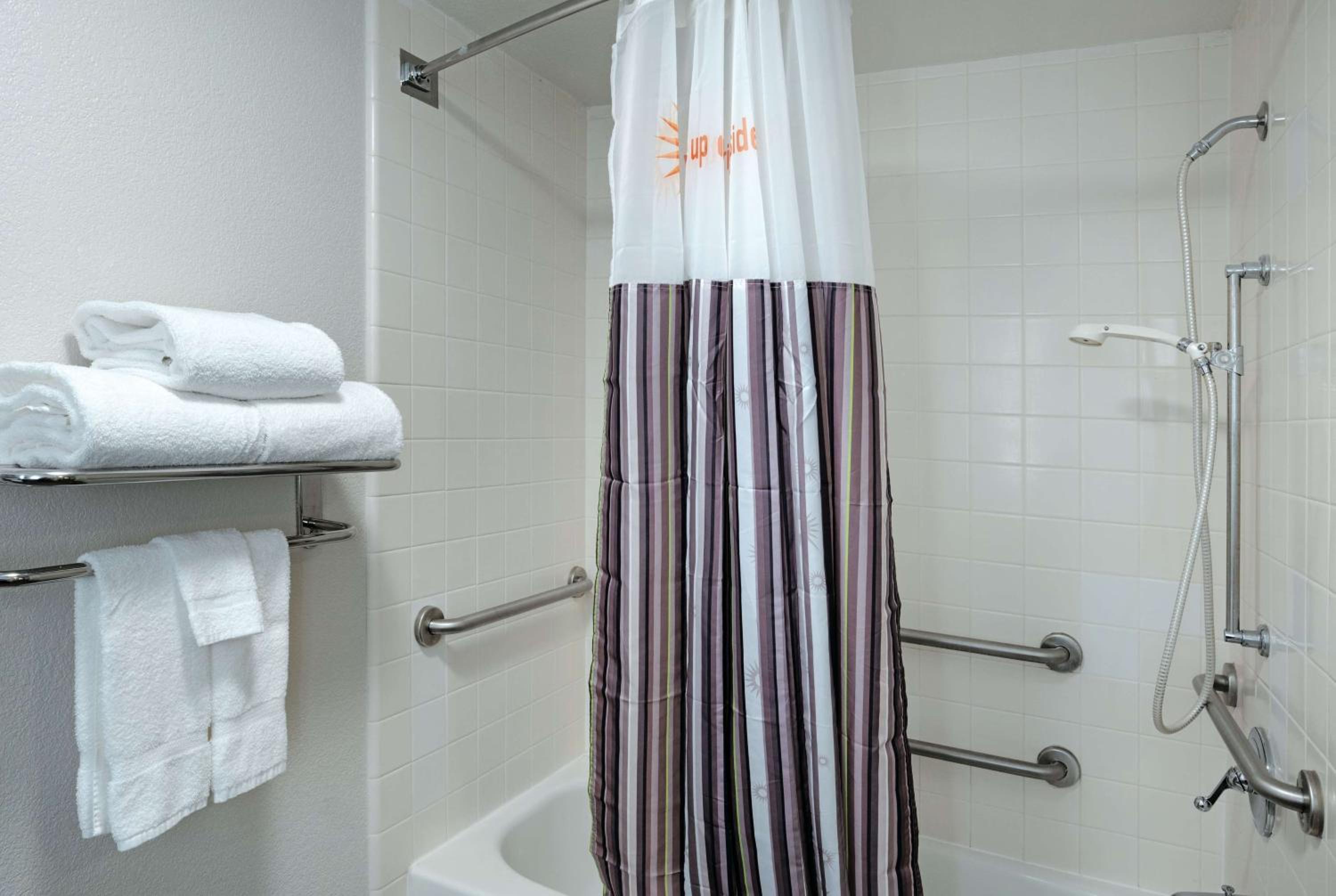 Double Room - Disability Access - Photo 9