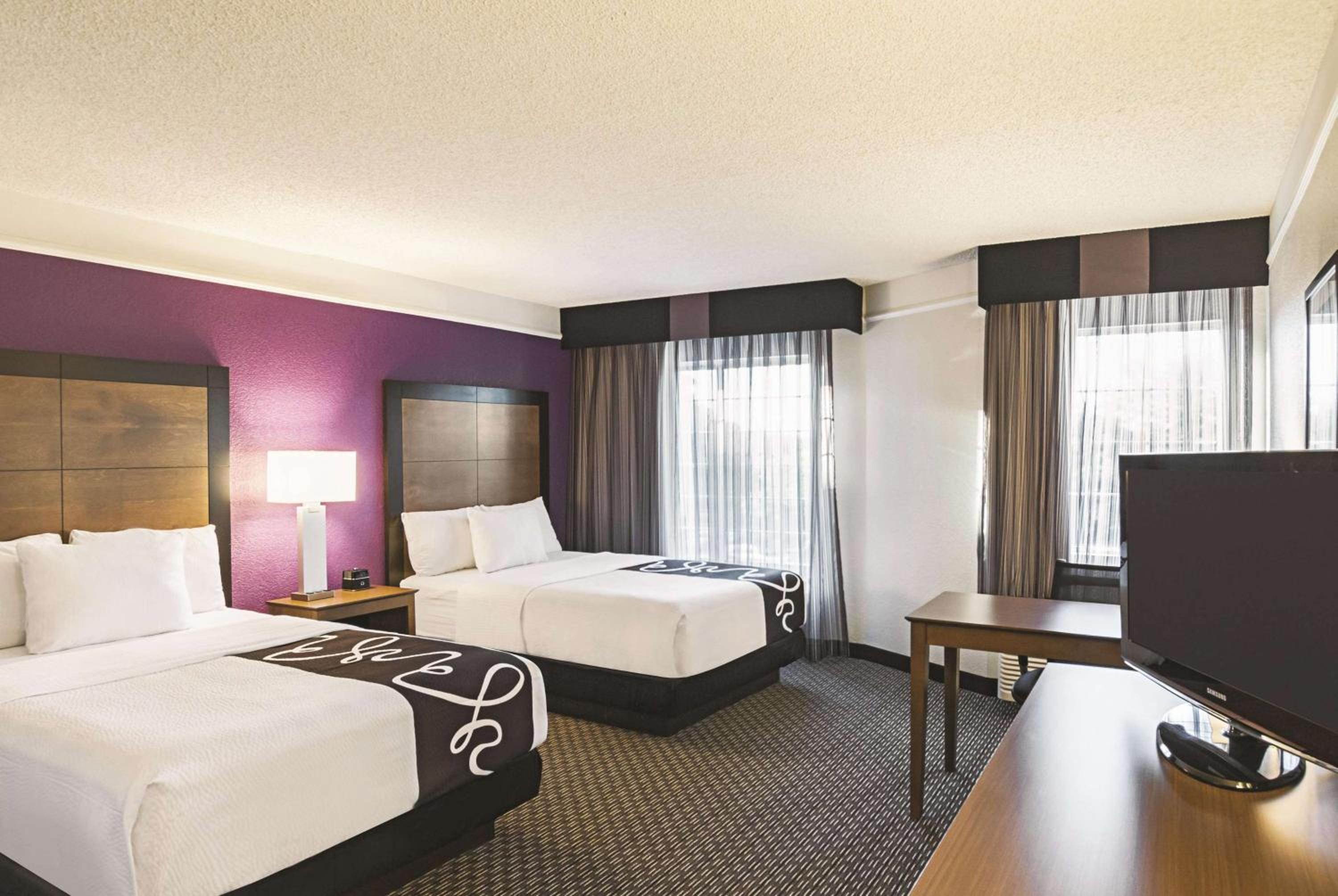 Deluxe Double Room with Two Double Beds - Photo 1