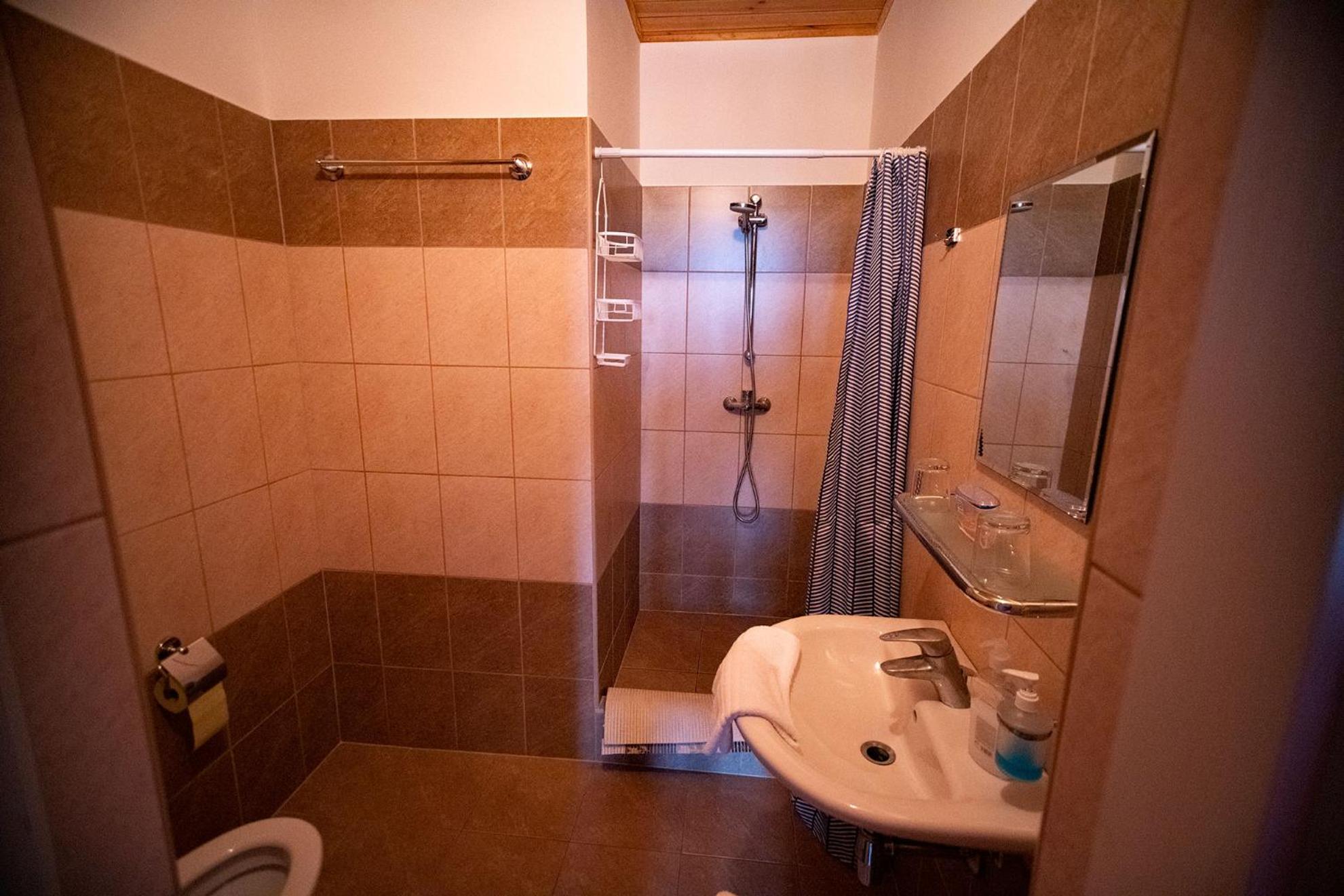 Quadruple Room with Bathroom photo 3