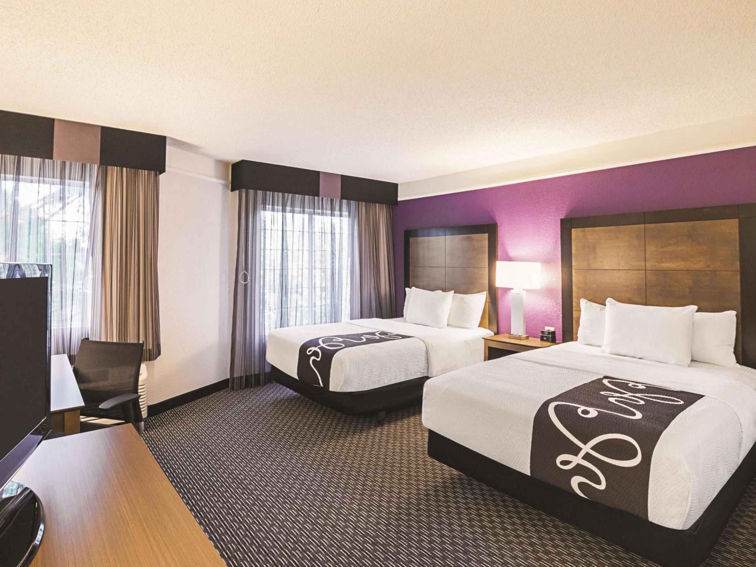 Double Room with Two Double Beds - Disability Access - Photo 2