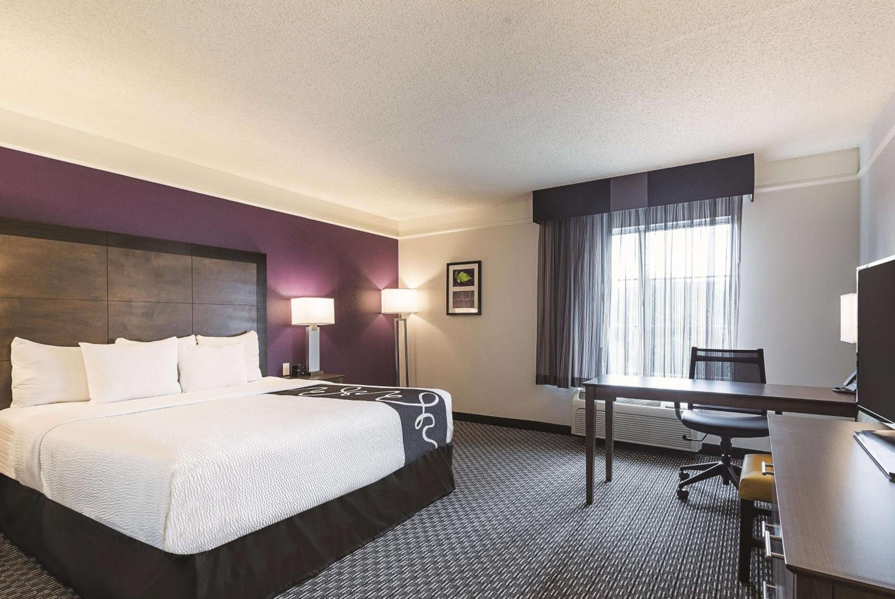 King Room with Bath Tub - Mobility Accessible/Non-Smoking at La Quinta by Wyndham Dallas Plano West in Plano