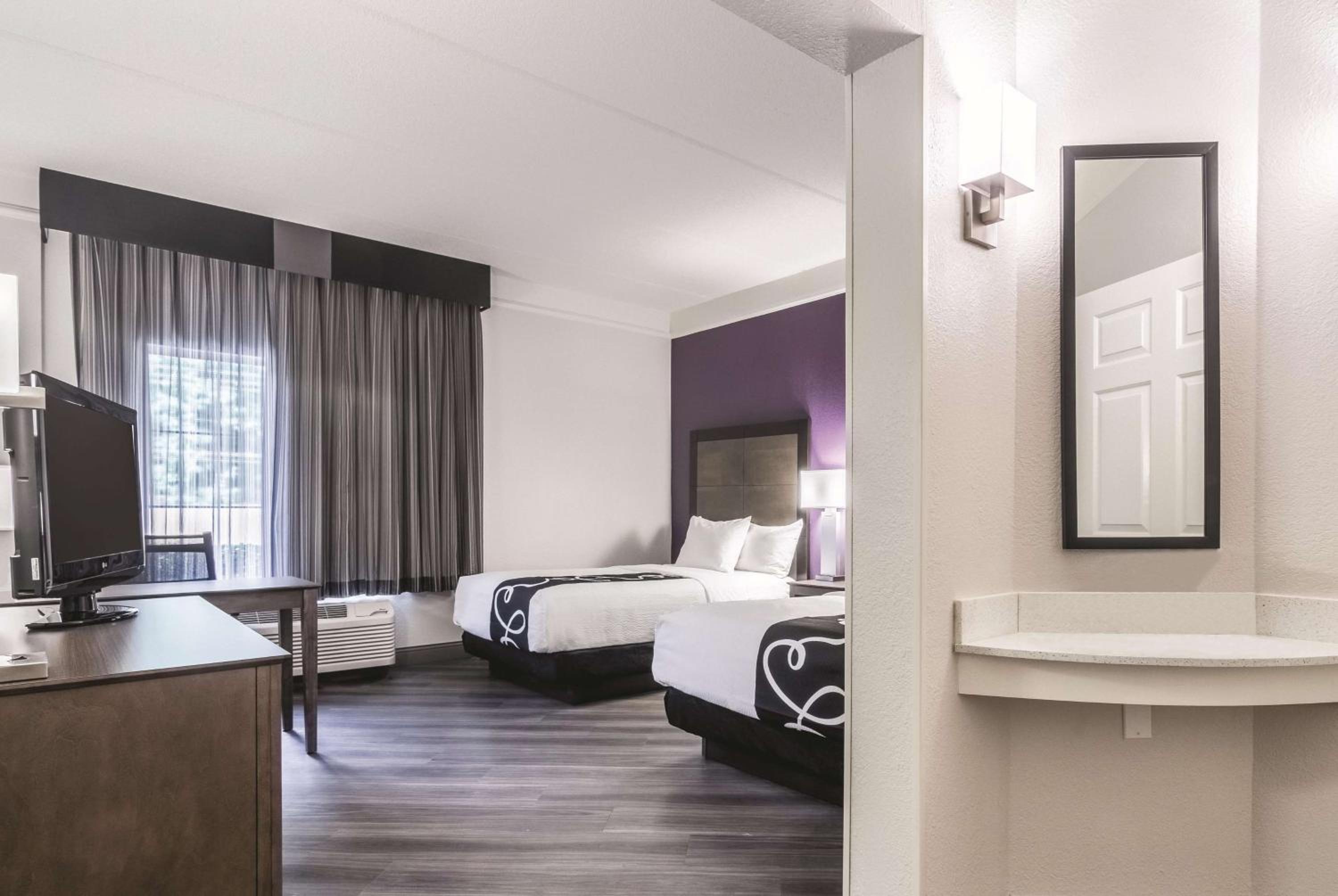 Double Room with Two Double Beds - Photo 1