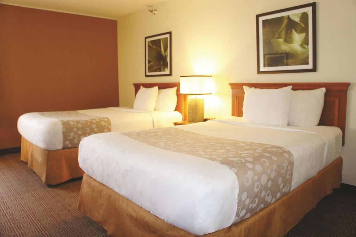 Double Room with Two Double Beds photo 1