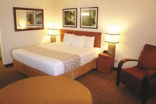 Deluxe King Room photo 1