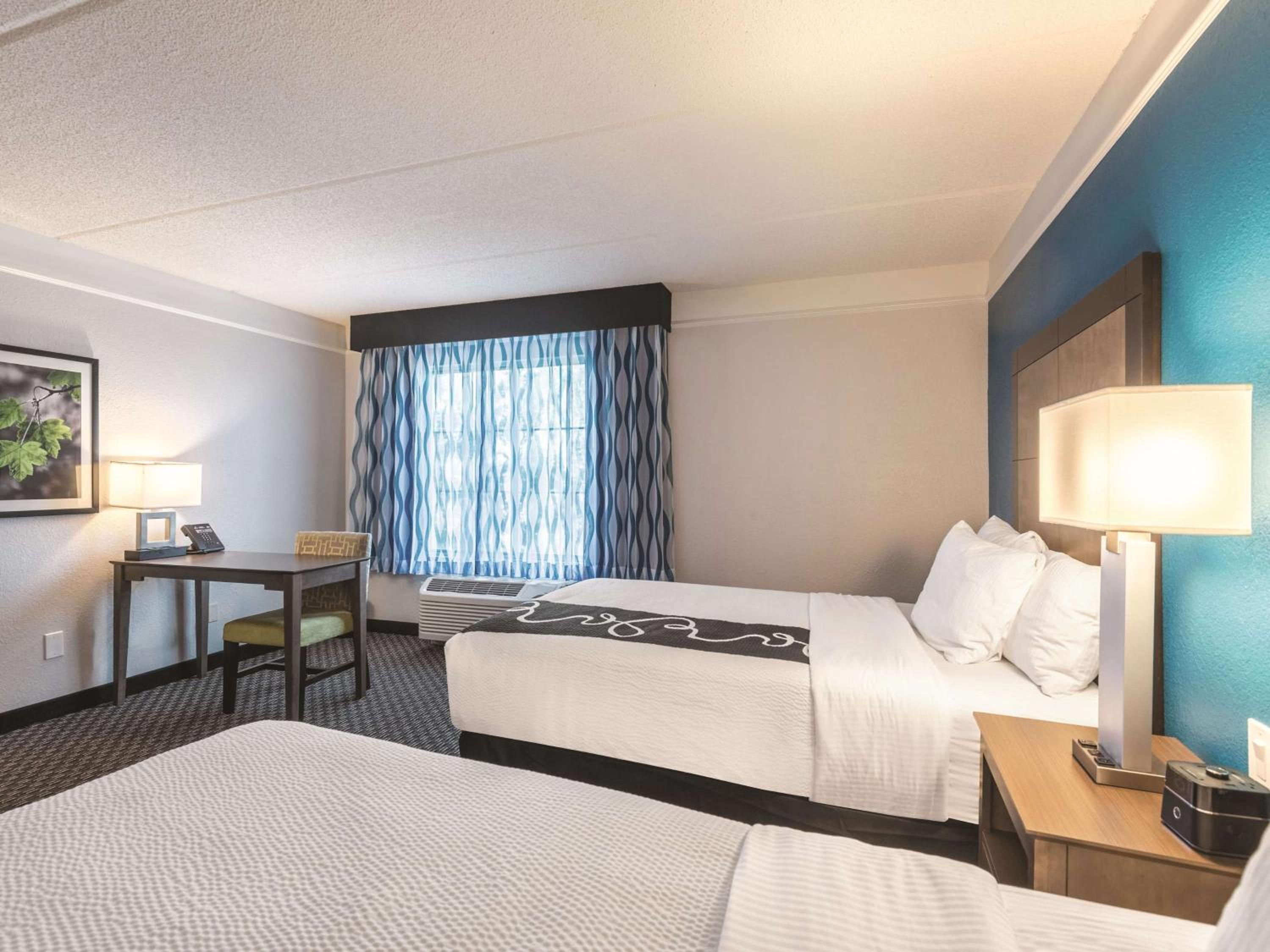 Double Room with Two Double Beds - Photo 4