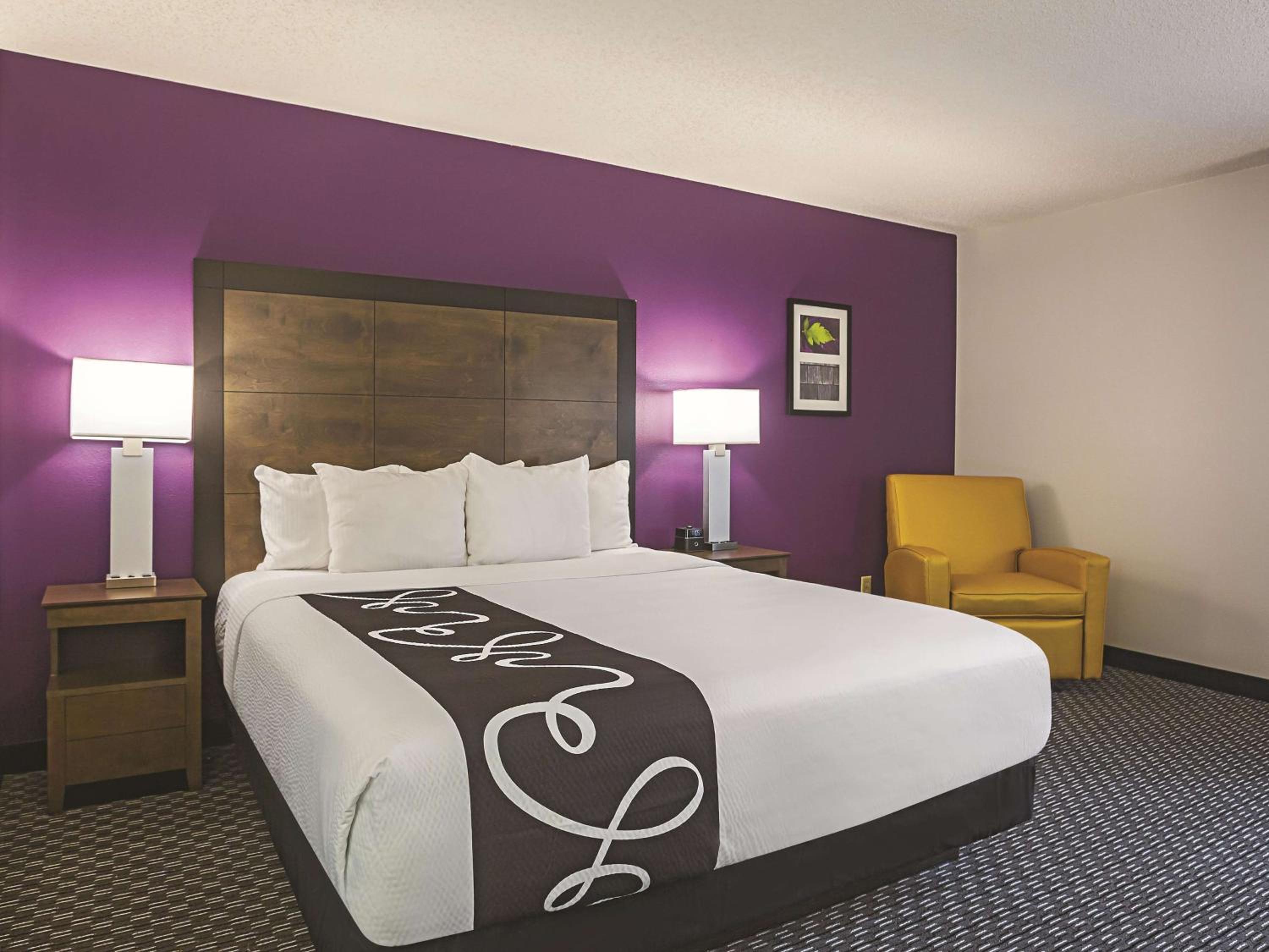 One-Bedroom King Suite - Non-Smoking - Photo 4