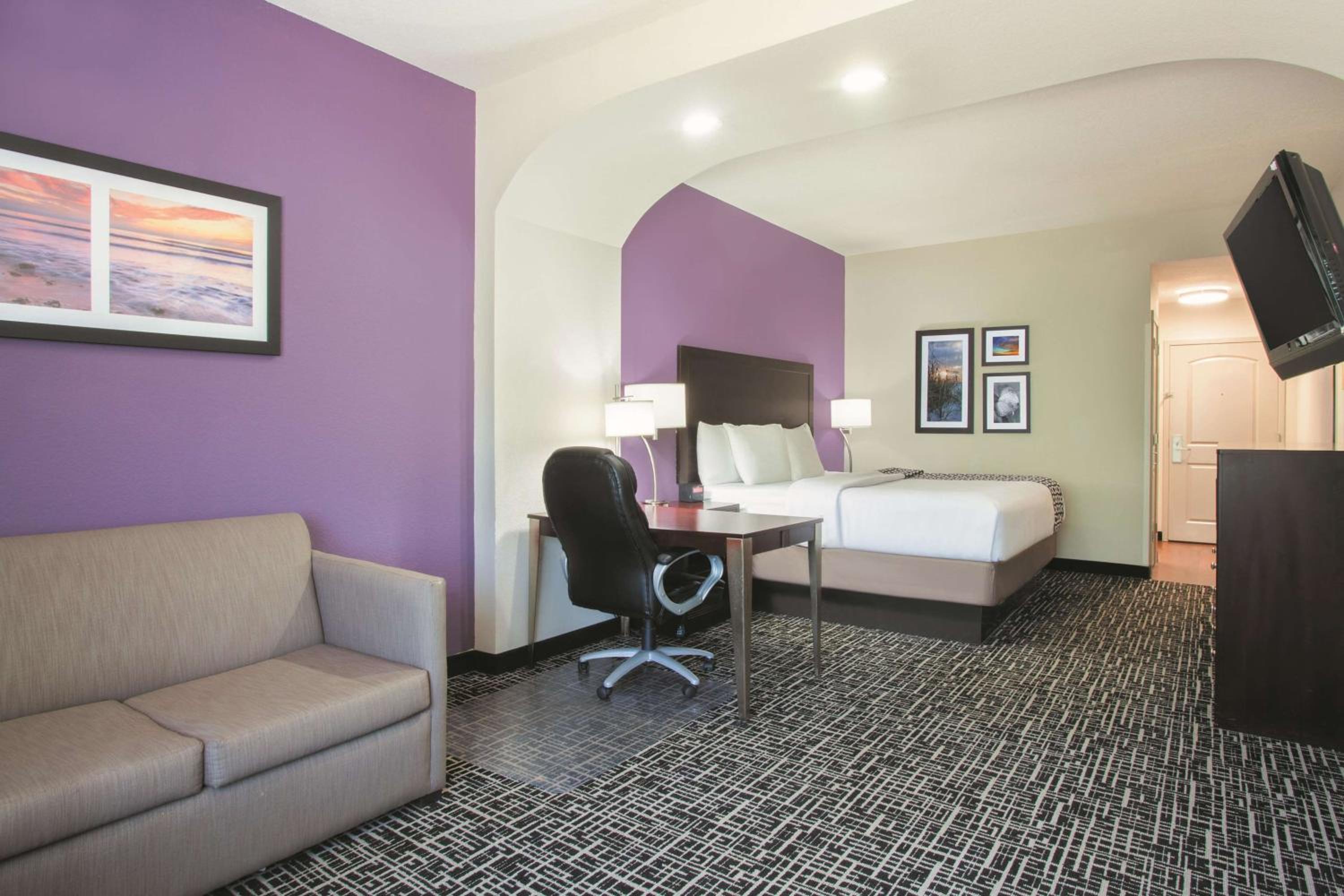 Executive King Room - Non-Smoking - Photo 2