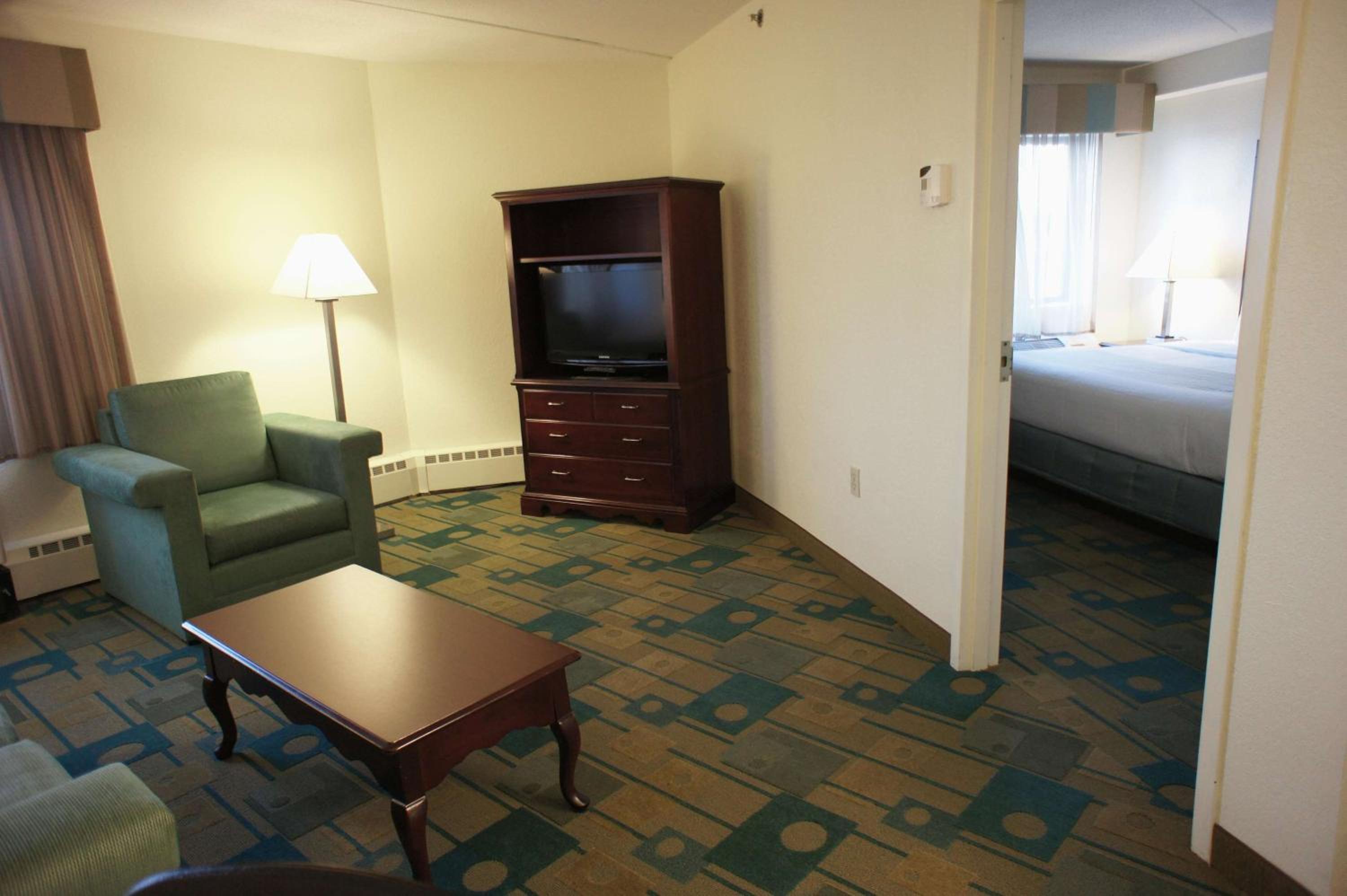 Deluxe One-Bedroom Queen Suite - Non-Smoking at La Quinta Inn & Suites by Wyndham Boston Somerville in Somerville