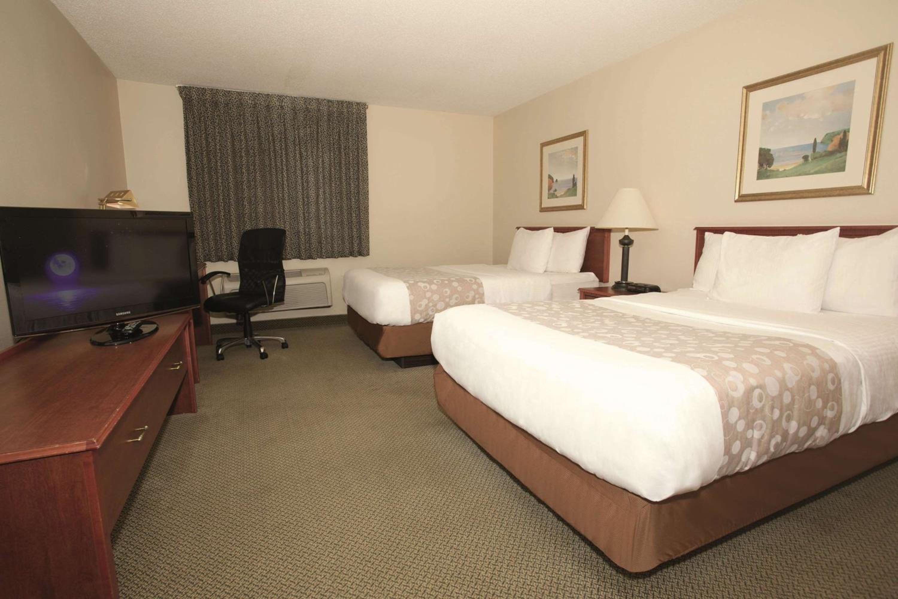 Standard Room With Two Double Beds