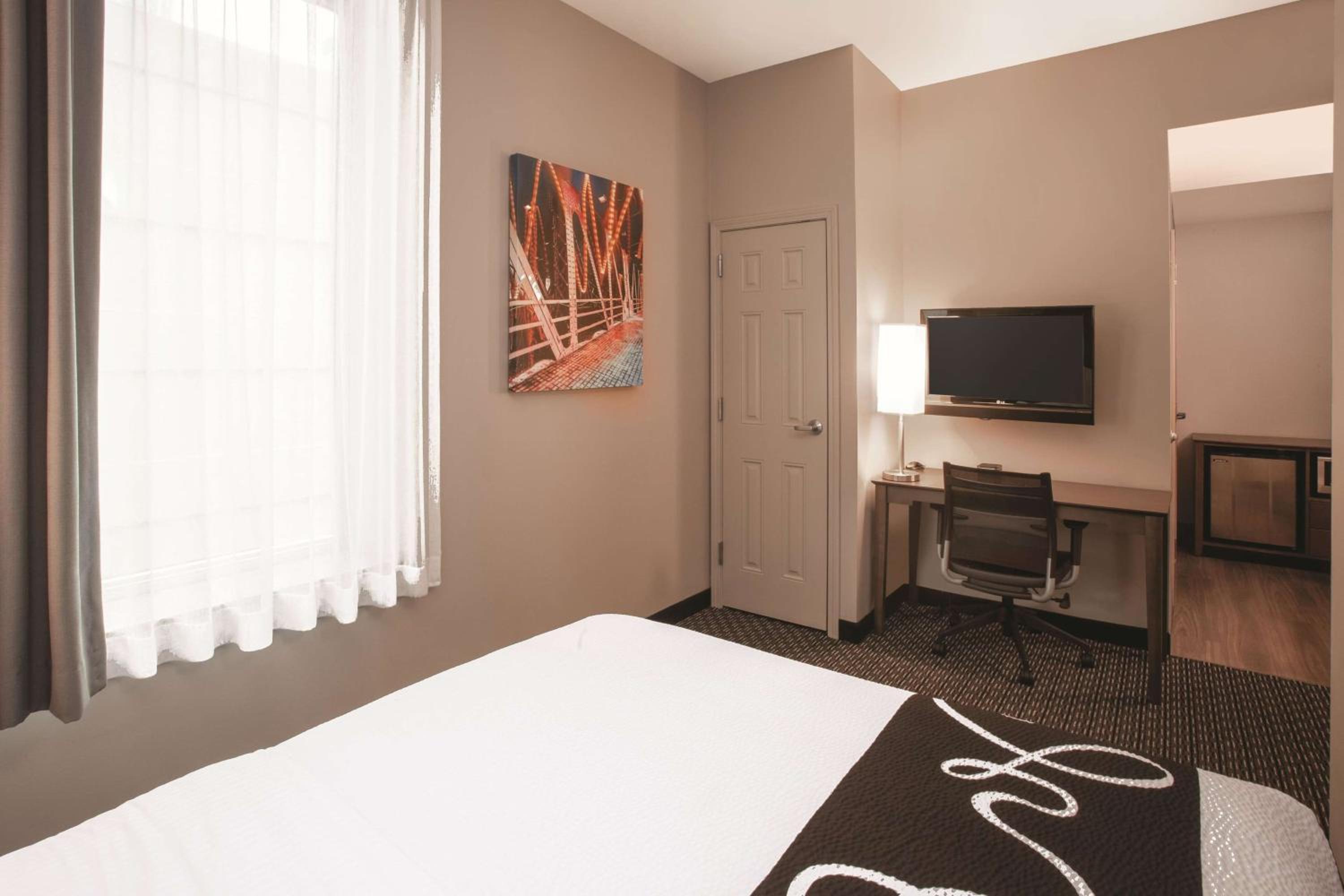 Queen Room - Photo 3