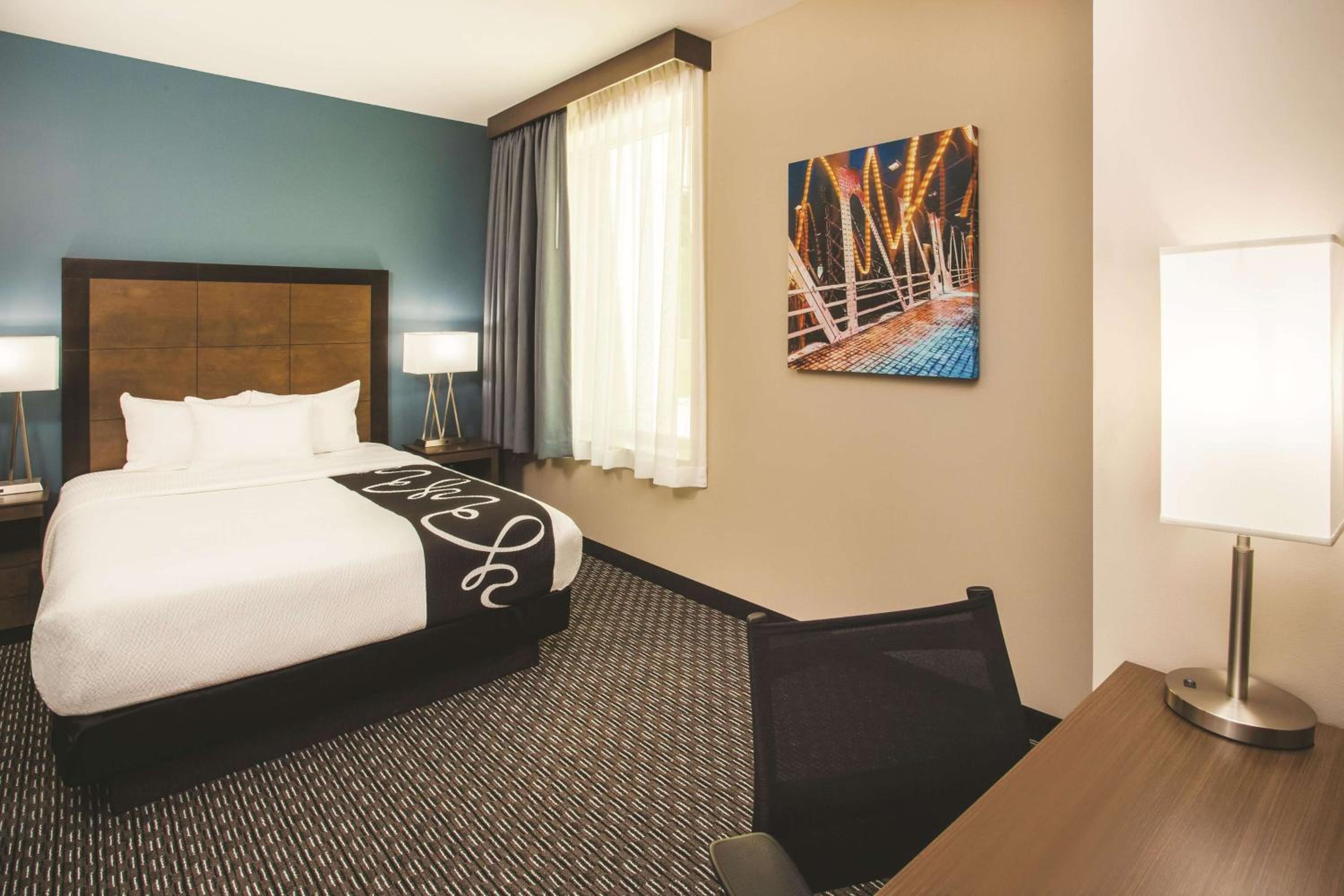 Queen Room - Photo 1