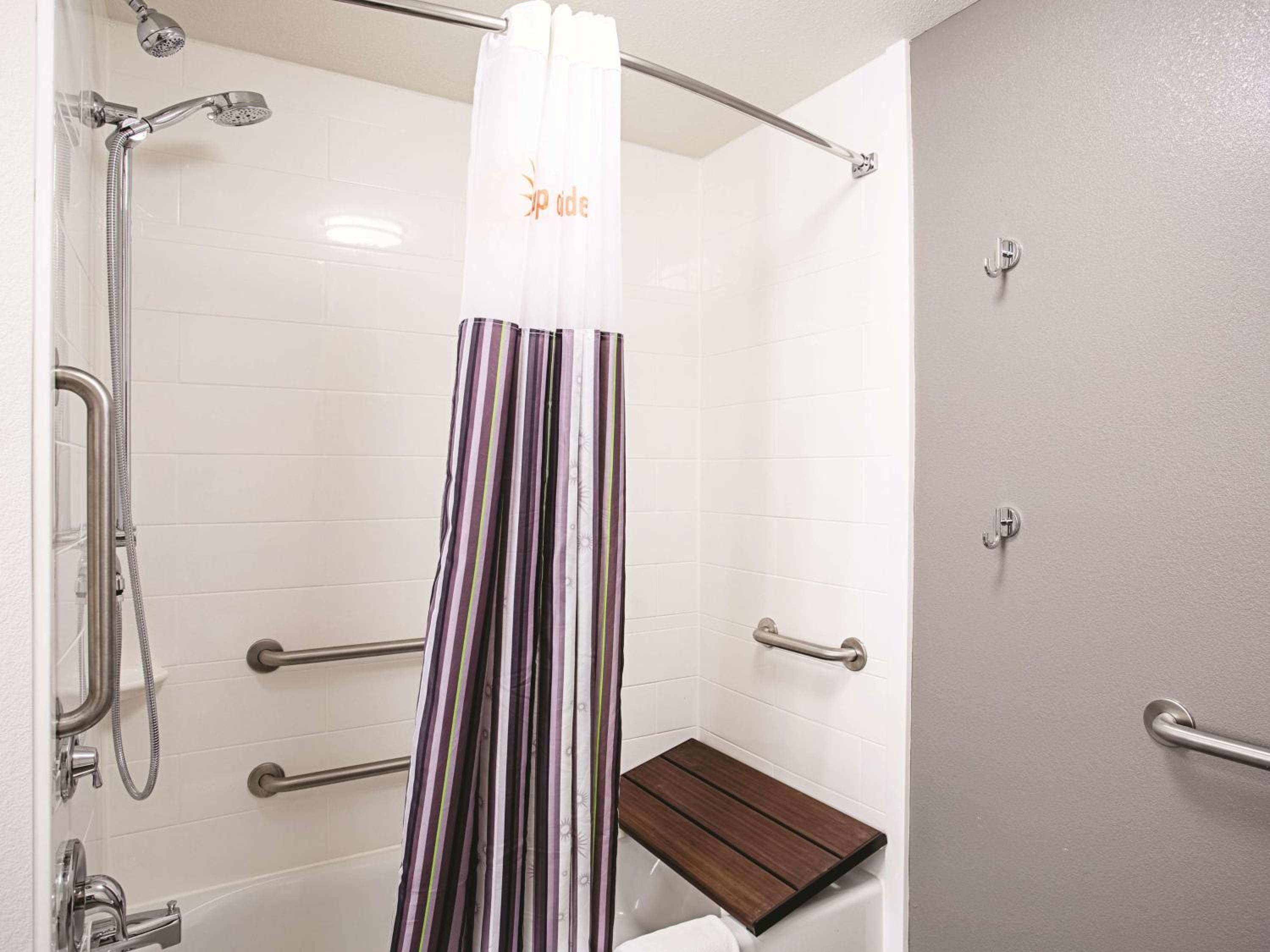 King Room - Mobility Access/Non-Smoking - Photo 4