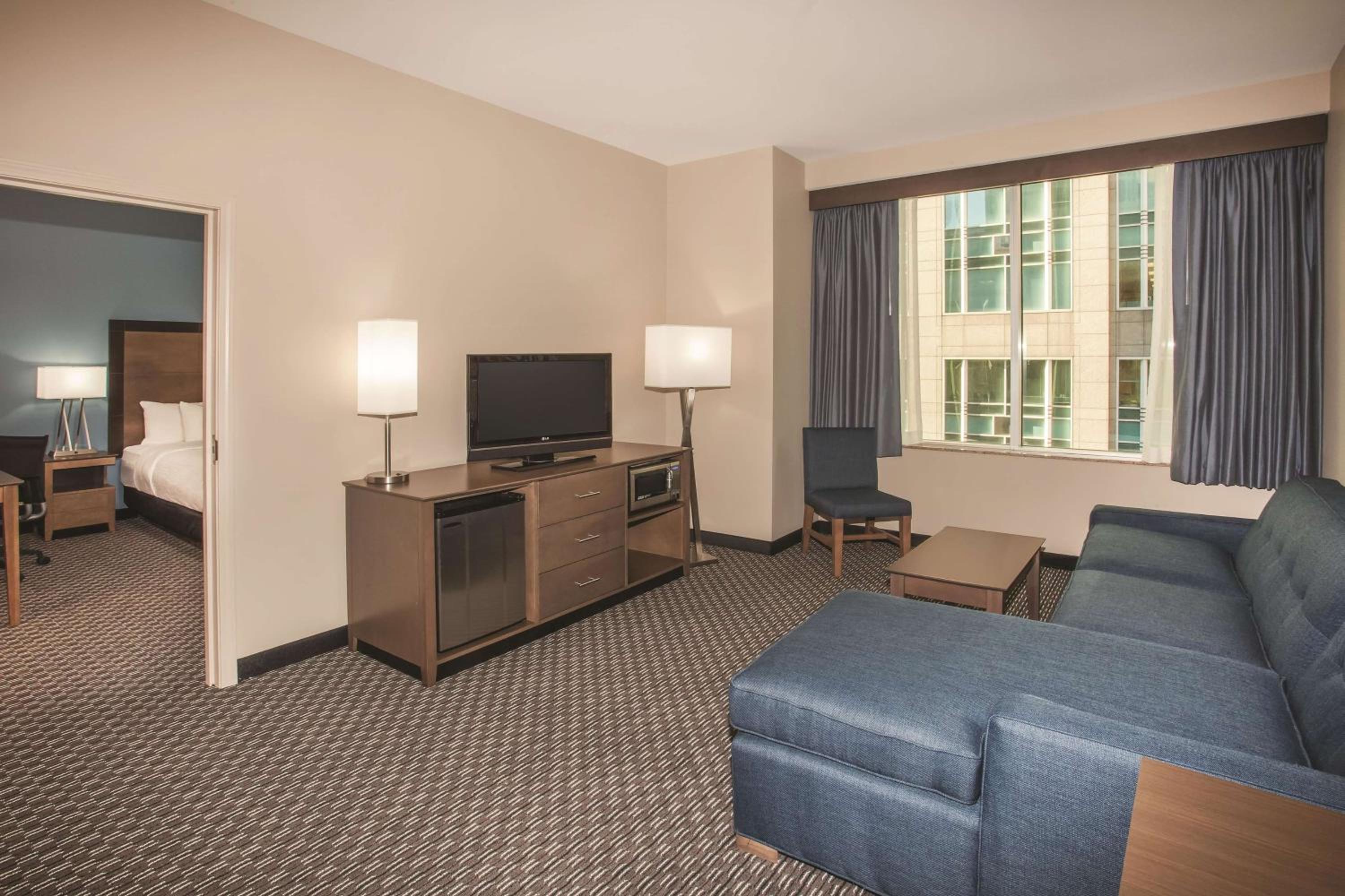 One-Bedroom Suite with One King Bed and Sofa Bed - Non-Smoking - Photo 1