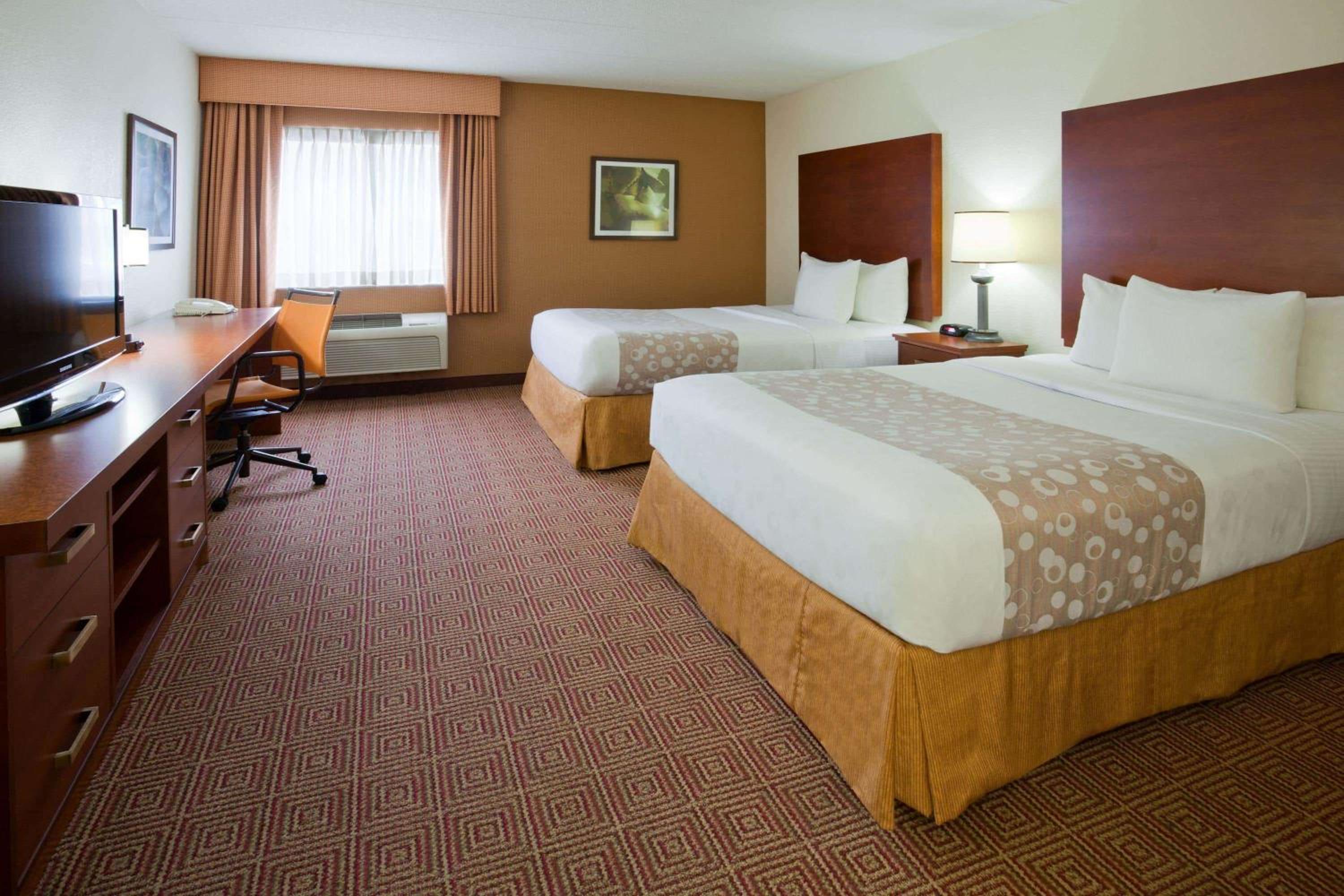 Double Room with Two Double Beds - Photo 1