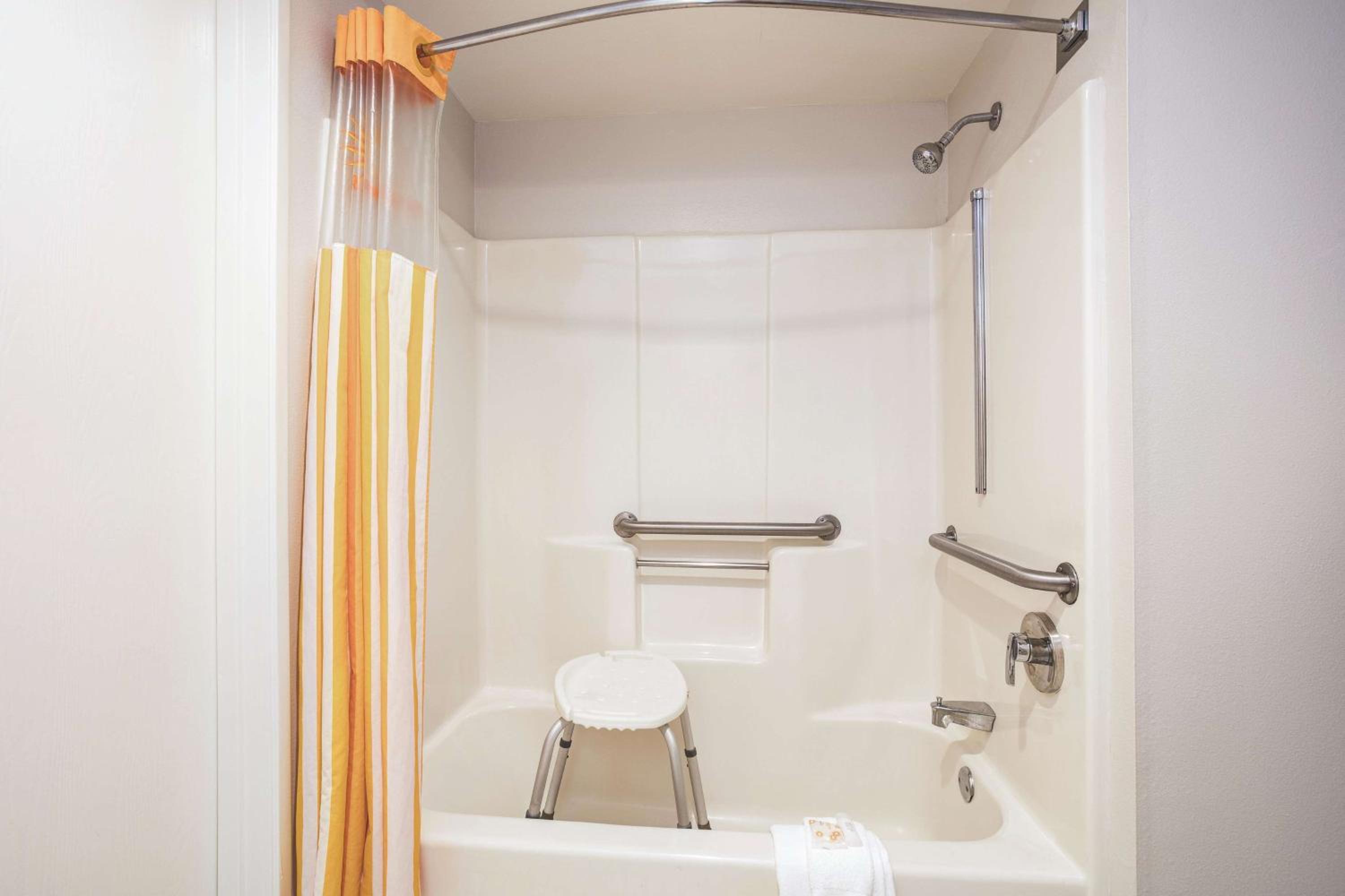 Double Room - Disability Access - Photo 2