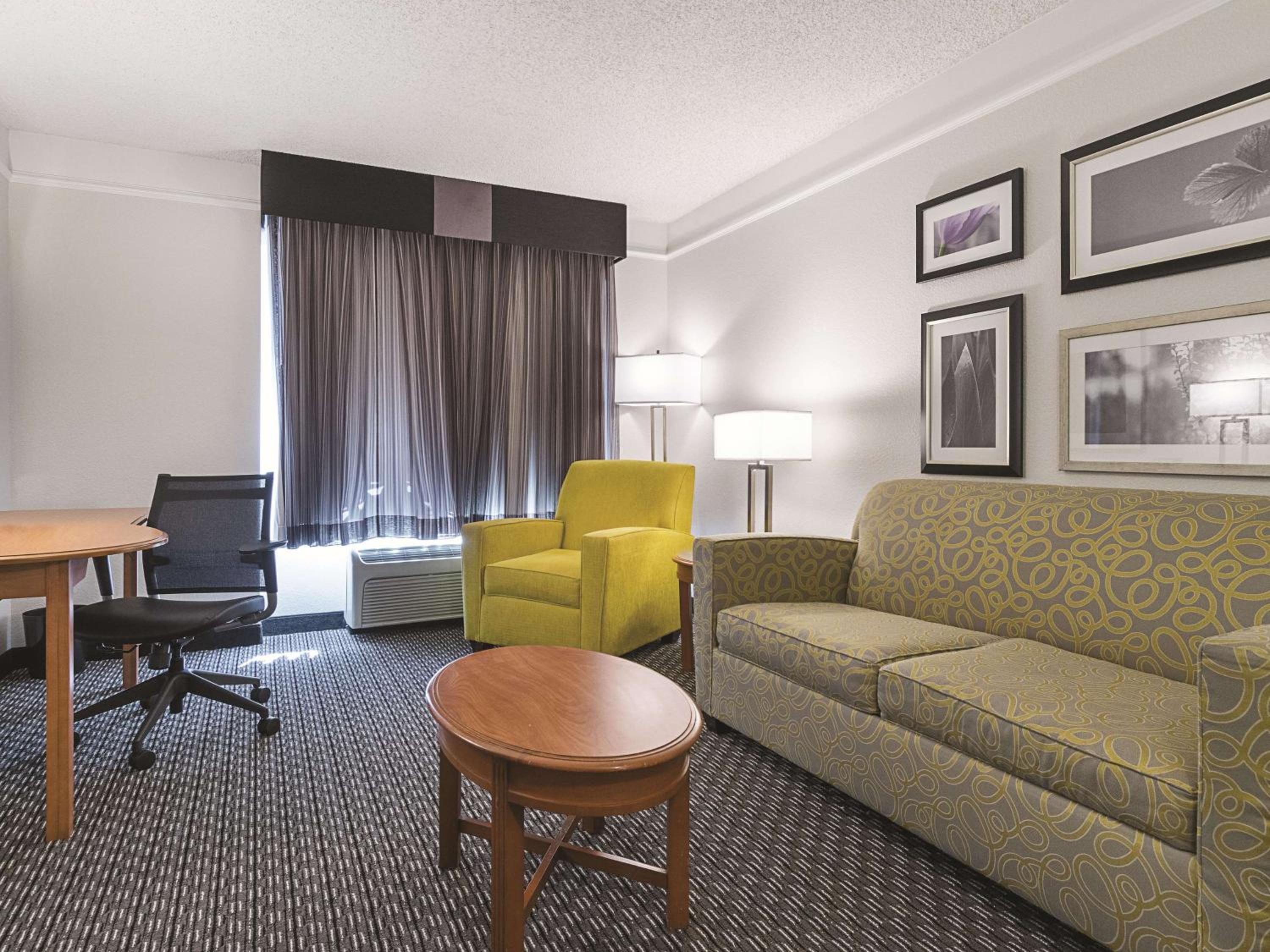 Two-Bedroom Suite with One King and One Double Bed - Non-Smoking photo 1