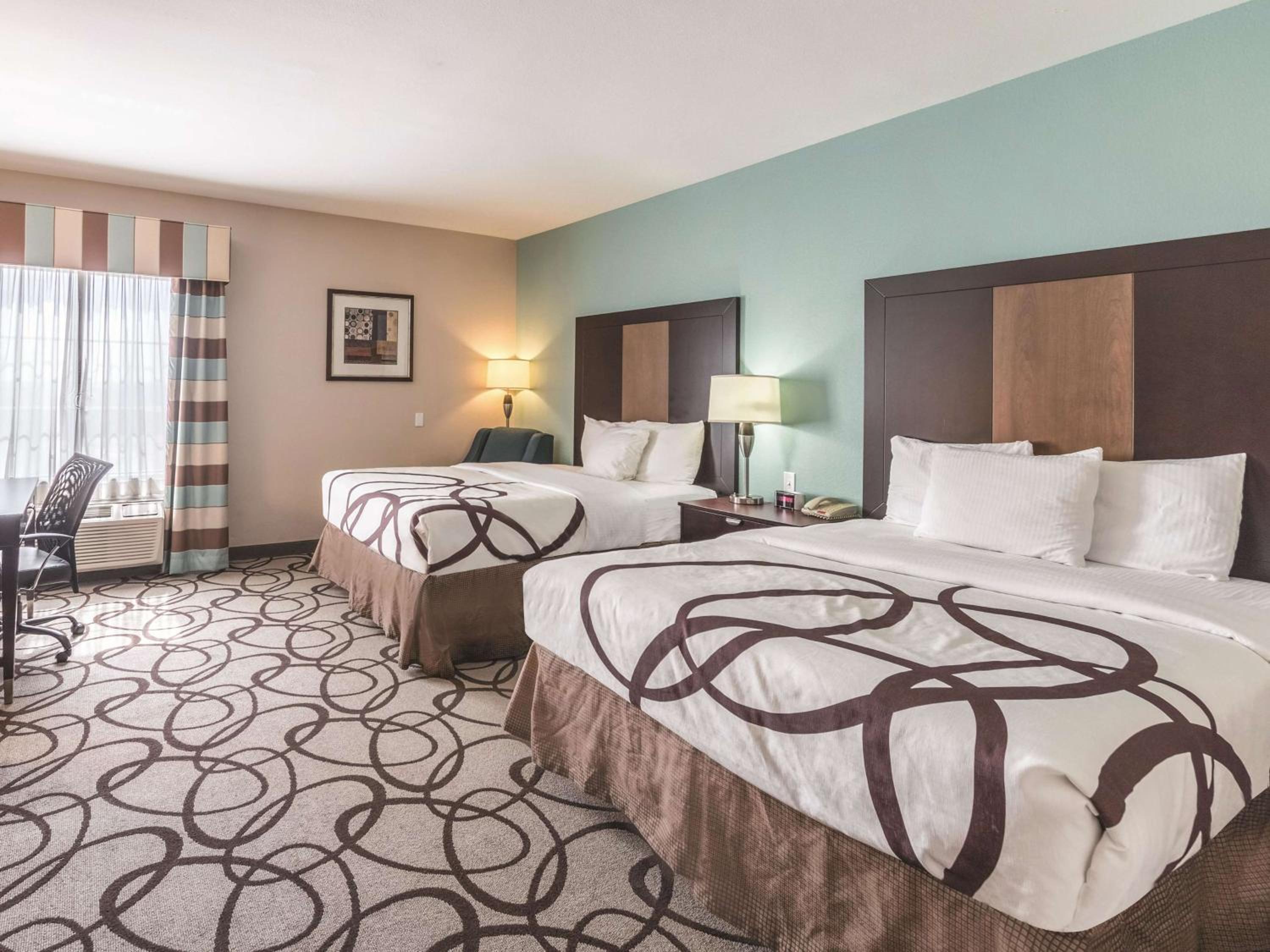 Queen Room with Two Queen Beds - Mobility Access/Non-Smoking - Photo 1