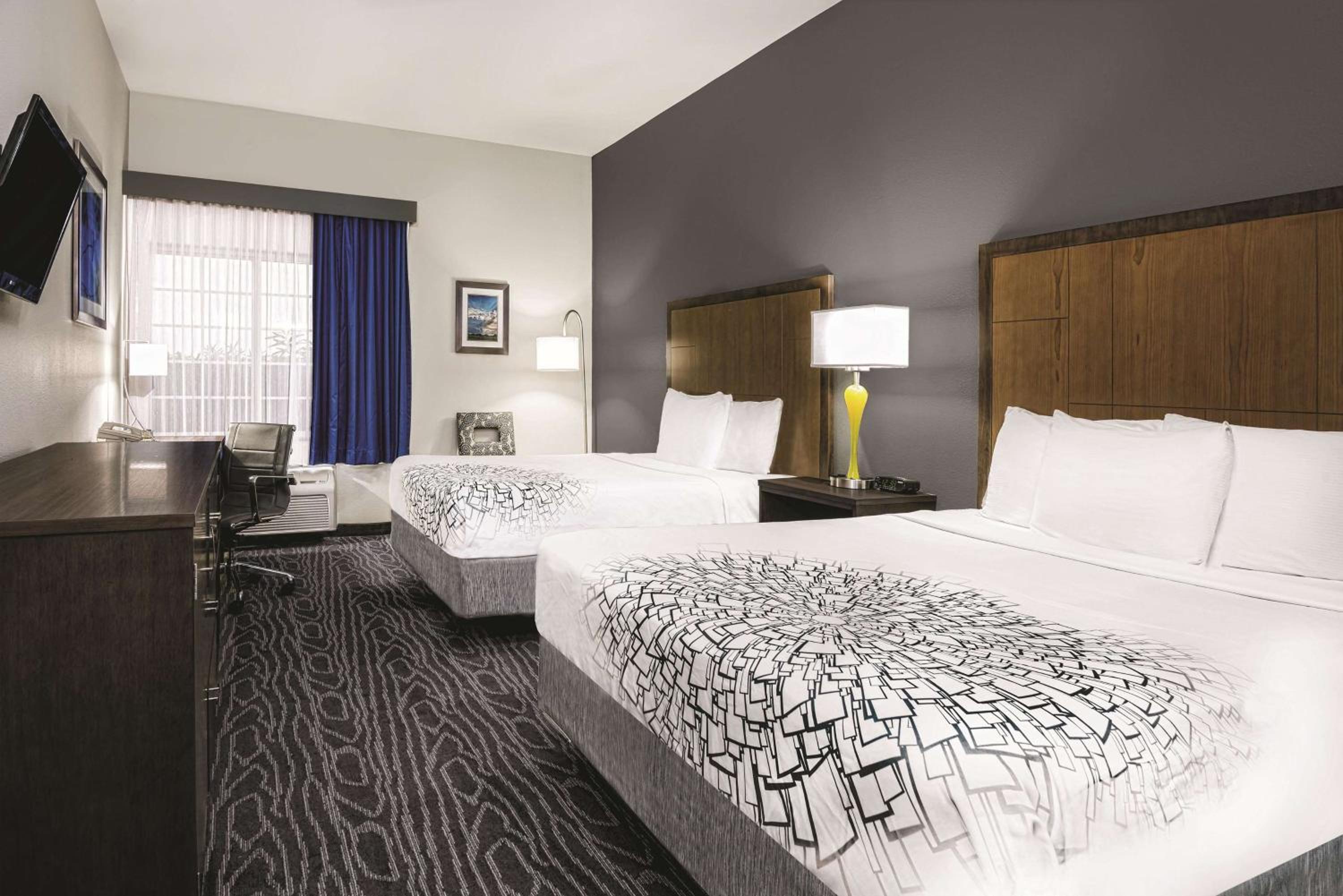 La Quinta Inn & Suites by Wyndham Mercedes Outlet Mall, Bild 5