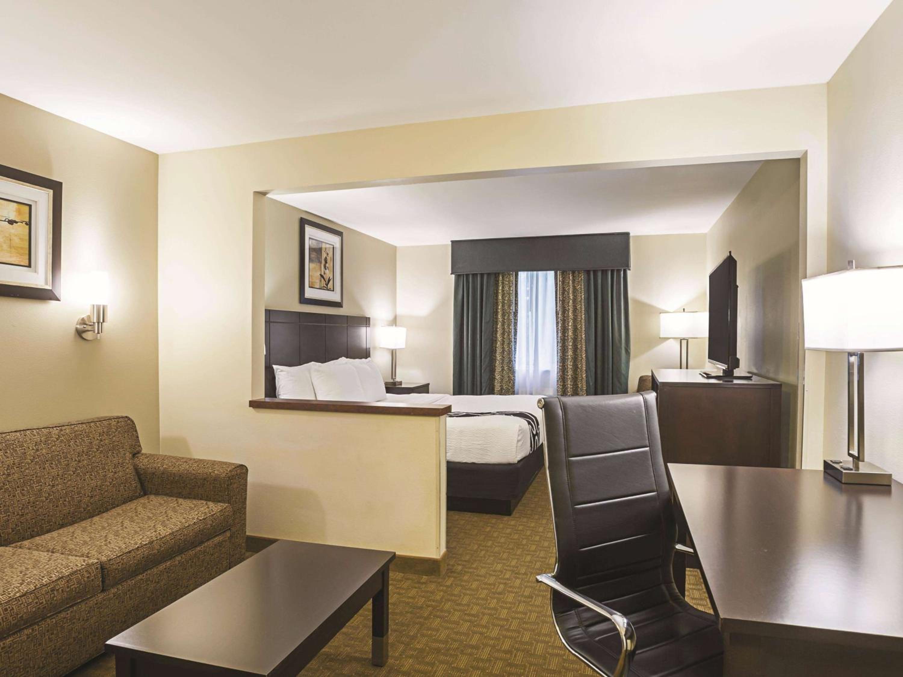 King Suite - Photo 1