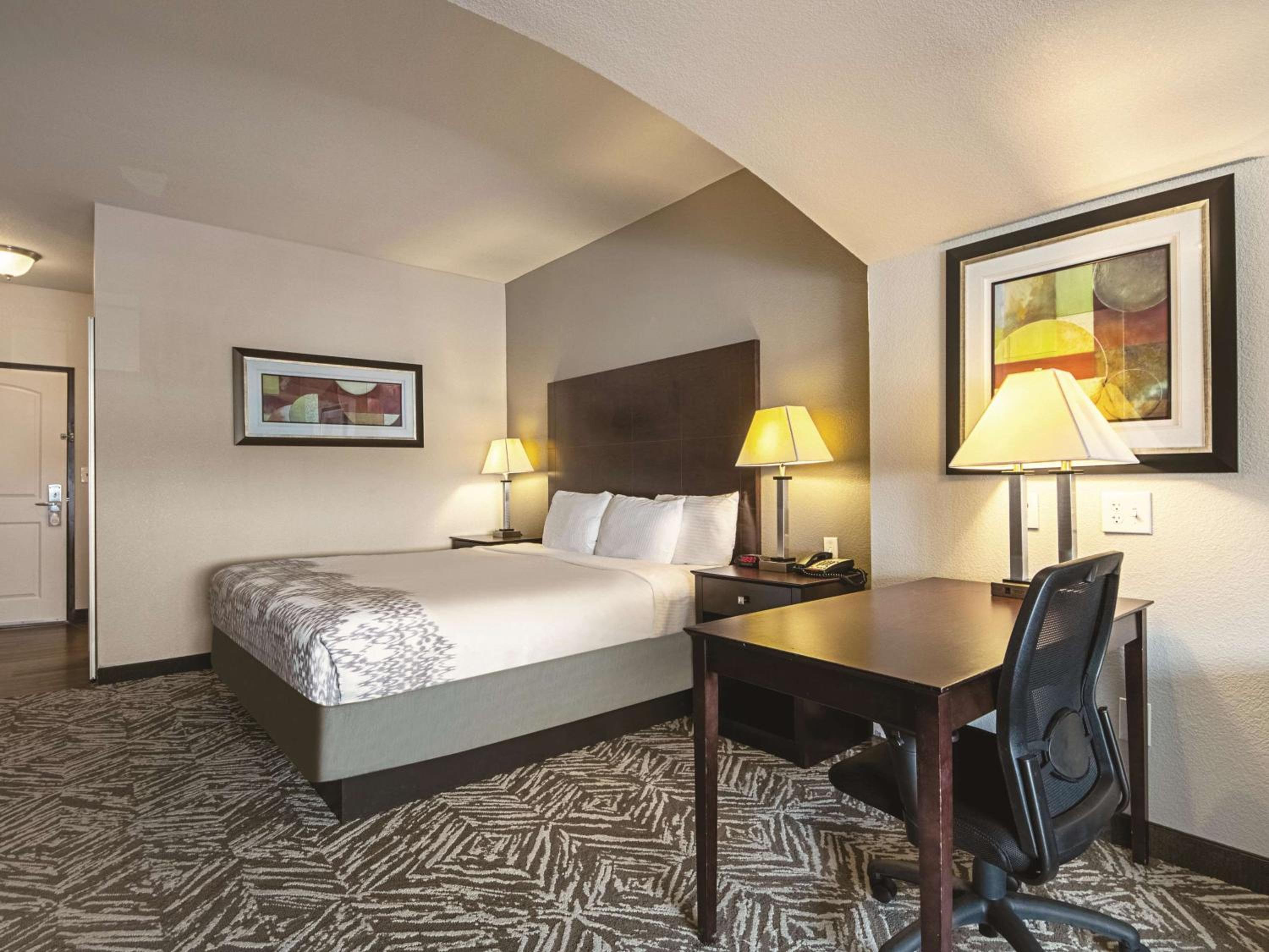 Executive King Room - Photo 2