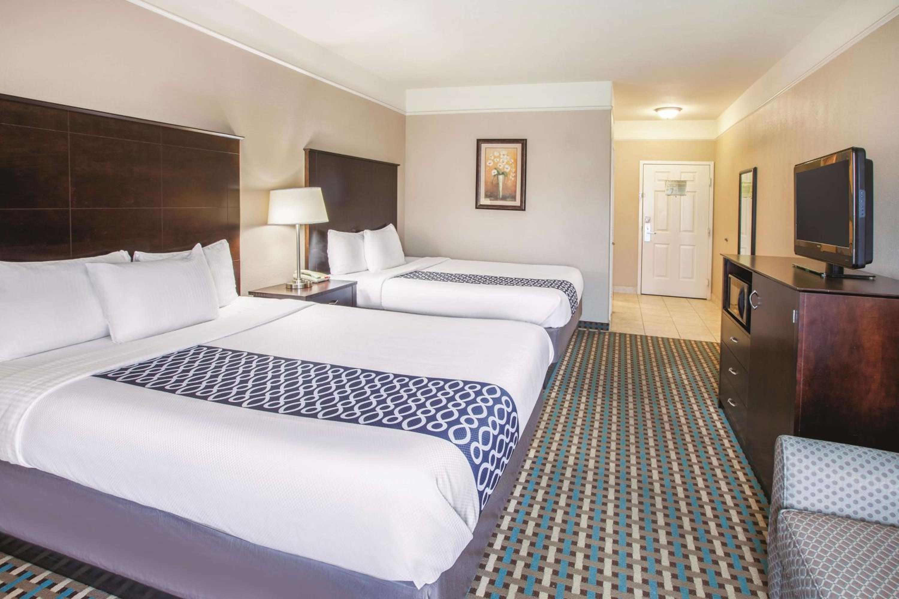 Deluxe Queen Room with Two Queen Beds