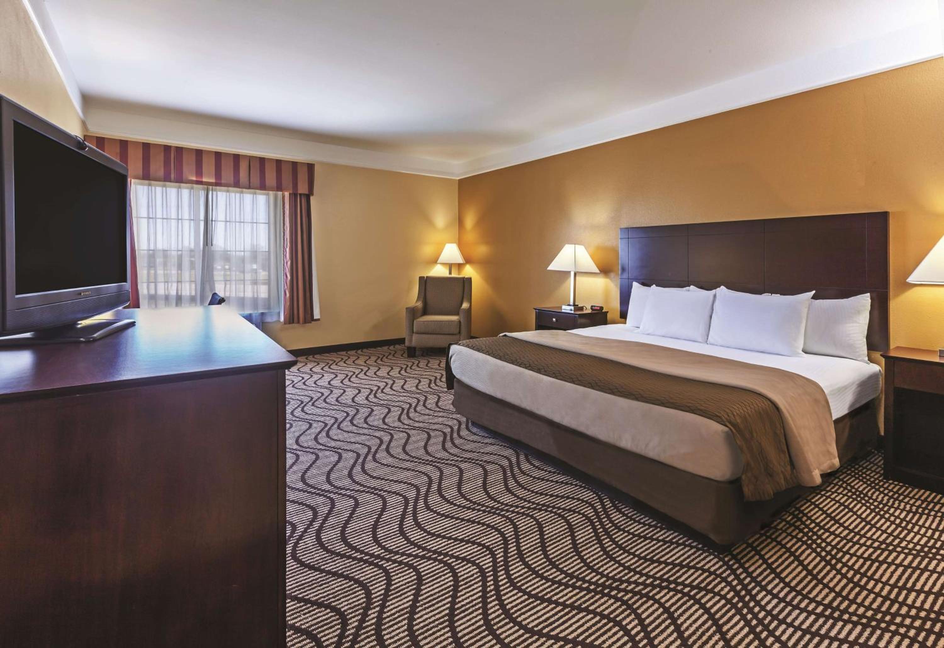 Deluxe King Room - Photo 1