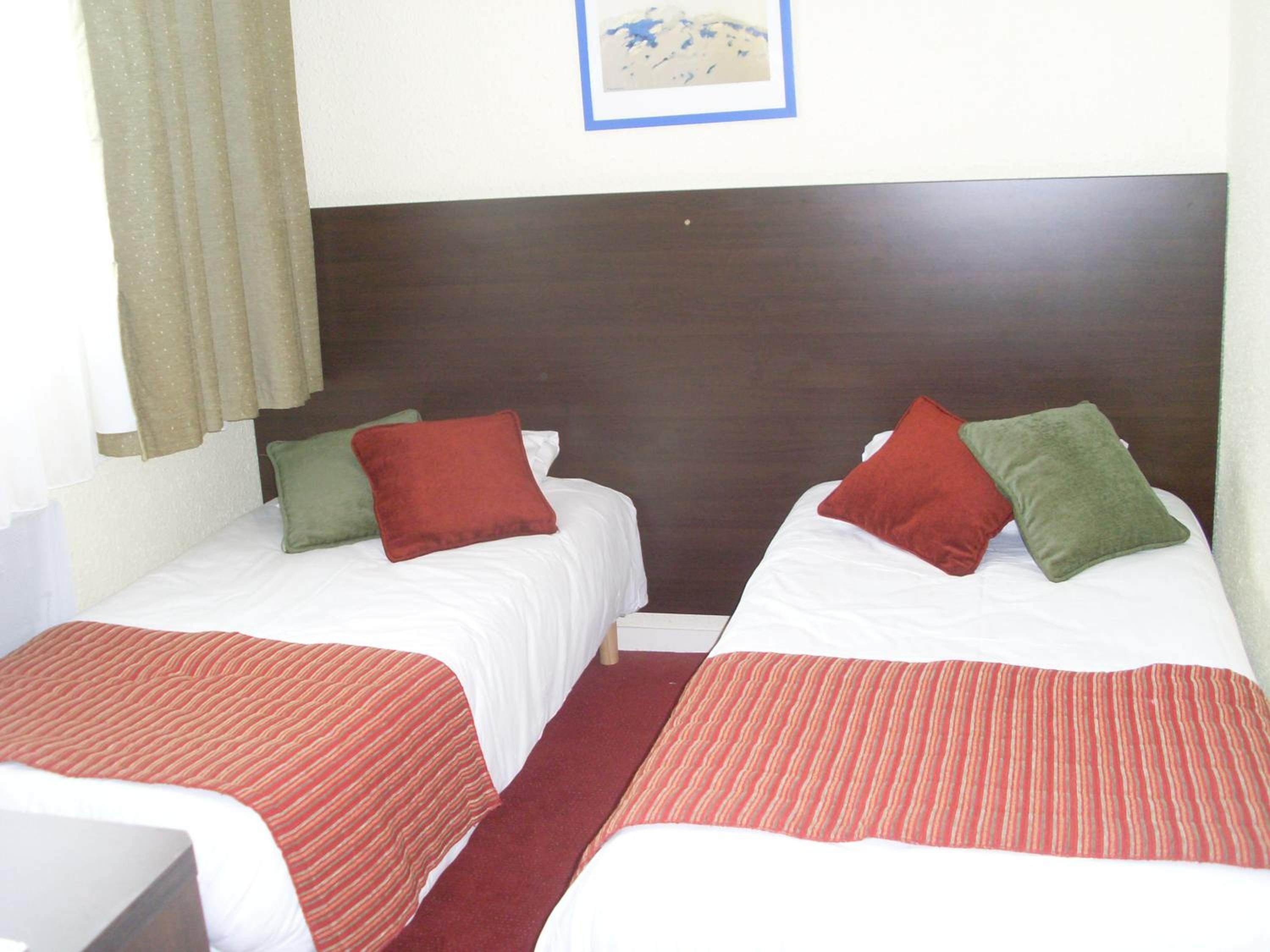 Quadruple Room - Photo 7