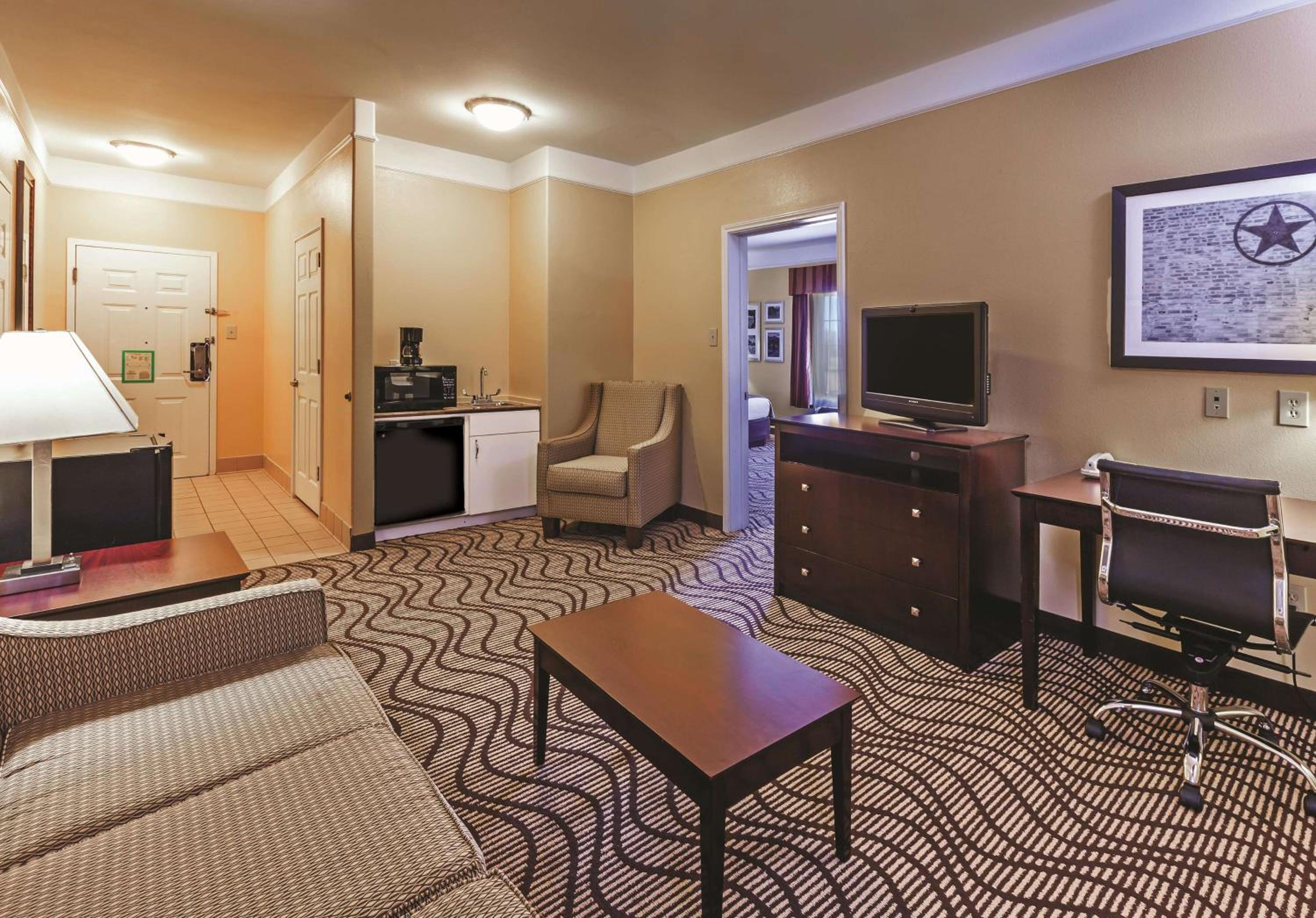 One-Bedroom King Suite - Non-Smoking - Photo 1
