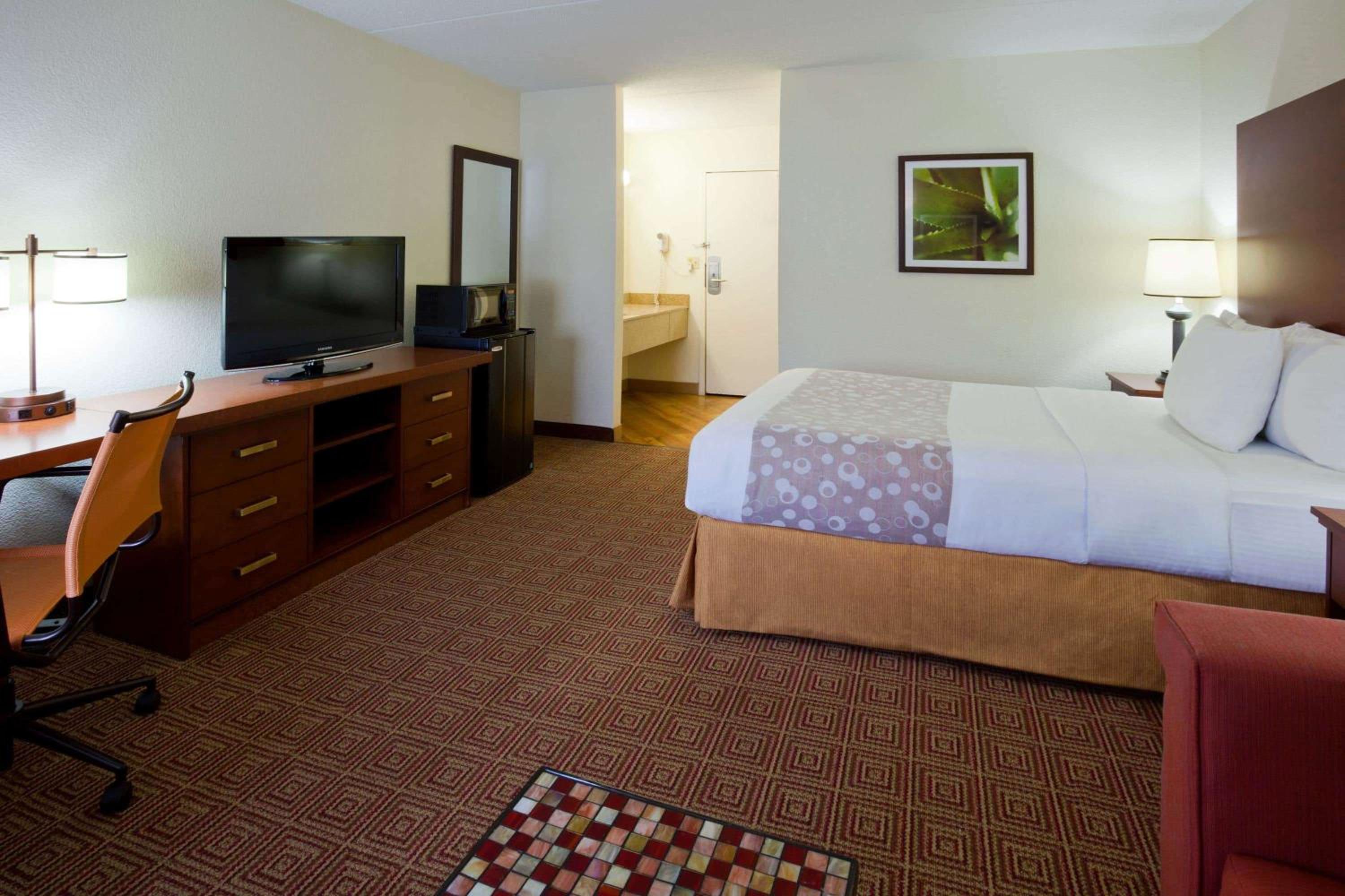 Double Room - Non-Smoking  - Photo 1